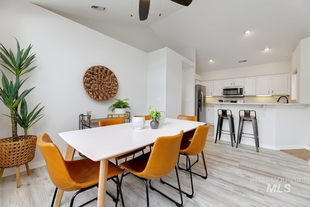 5158 S Surprise Way Property Photo 9