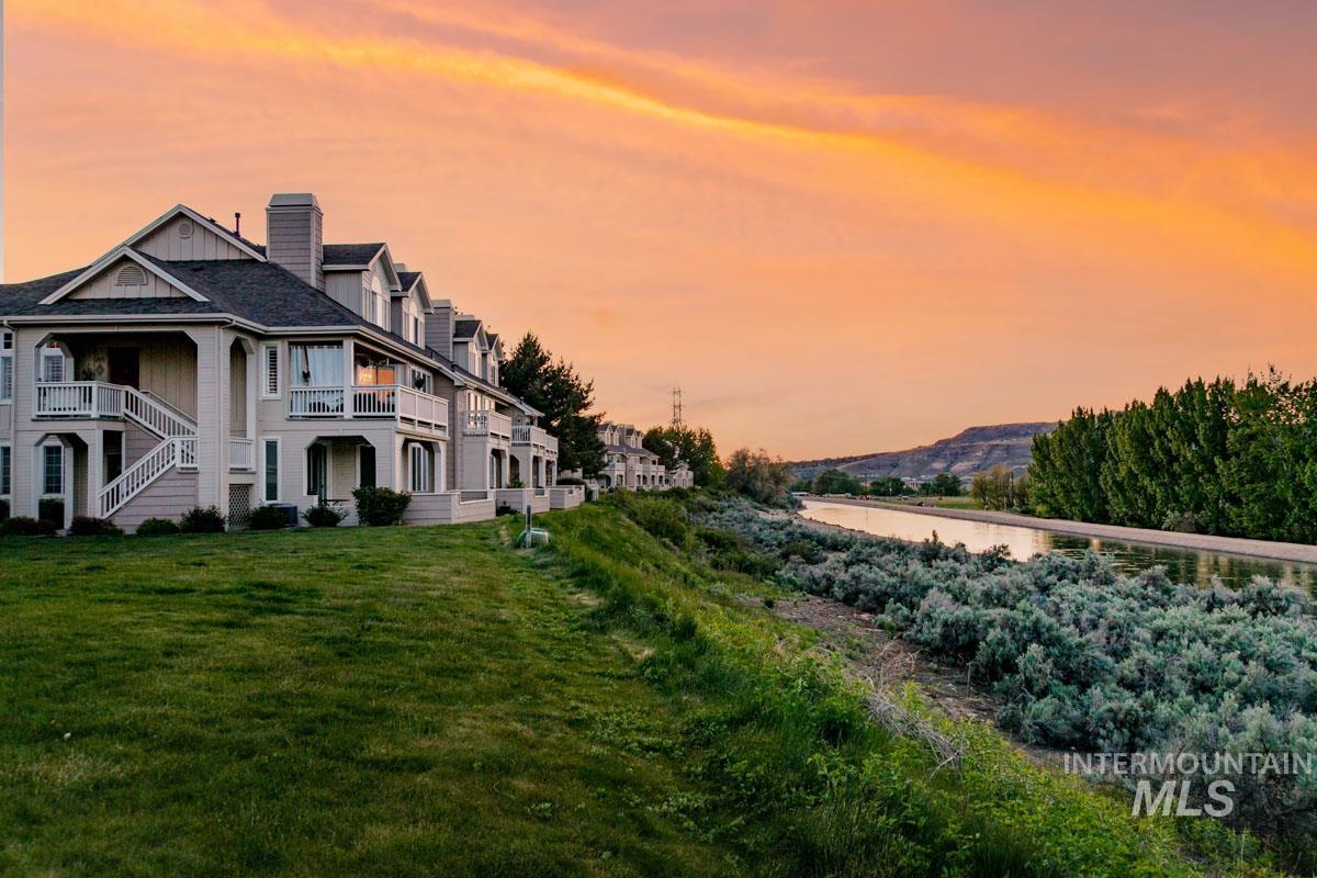 5158 S Surprise Way Property Photo 32