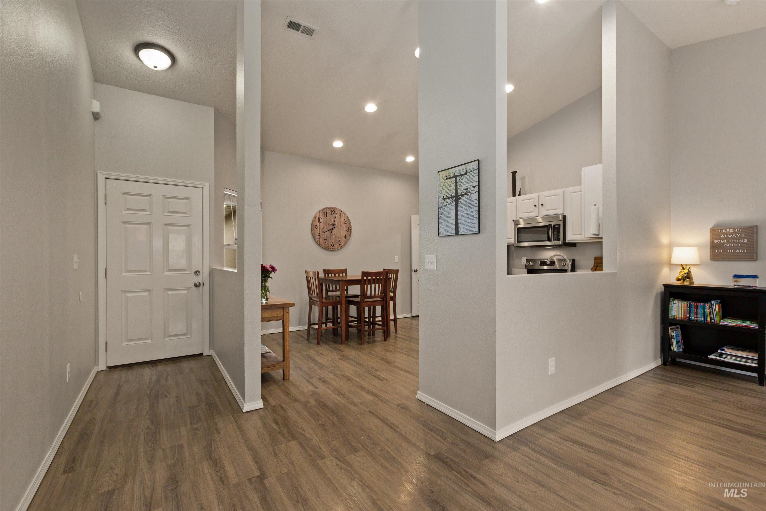 3422 Vistapark Dr Property Photo 12