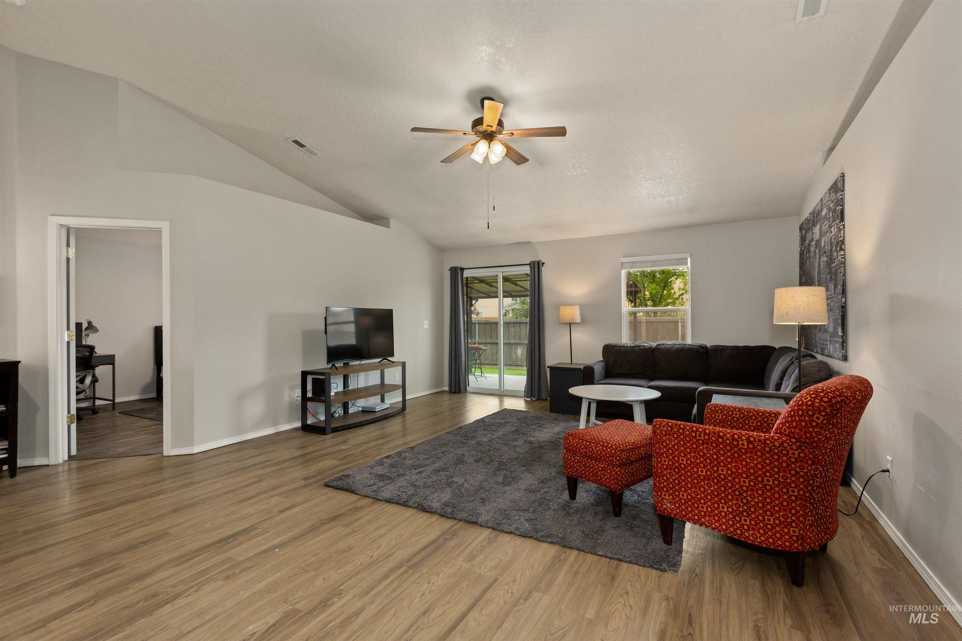 3422 Vistapark Dr Property Photo 13
