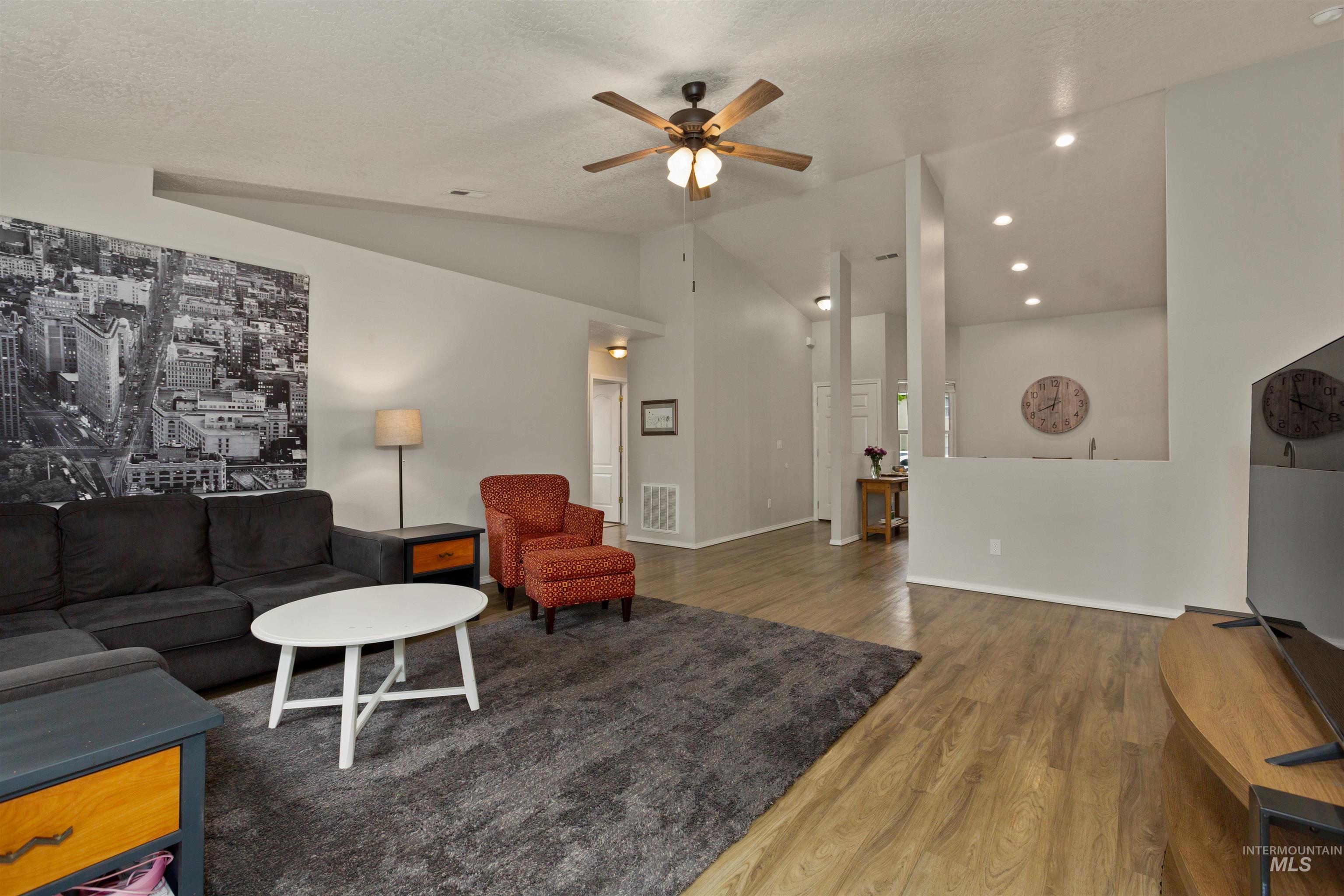 3422 Vistapark Dr Property Photo 16