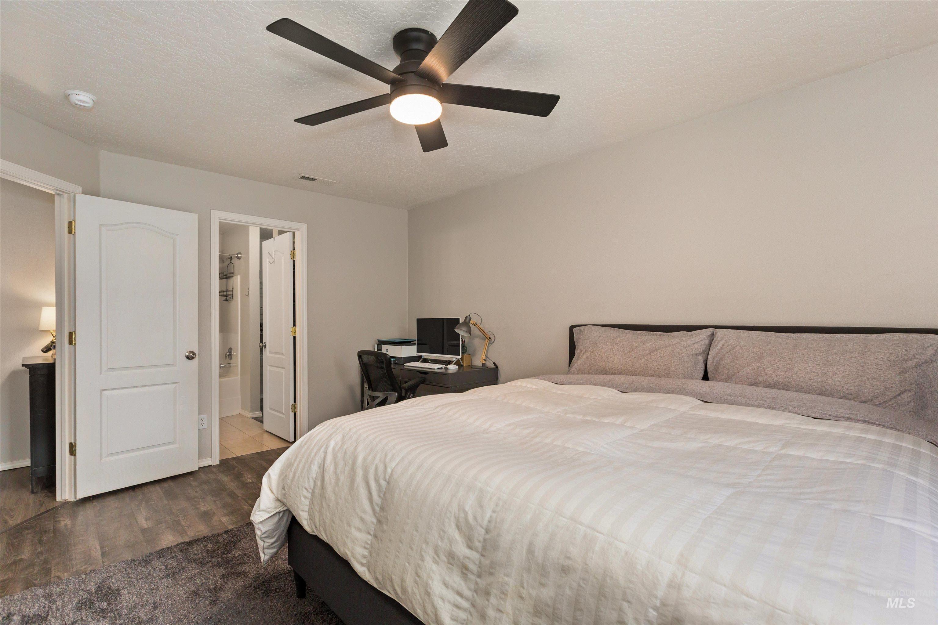 3422 Vistapark Dr Property Photo 21