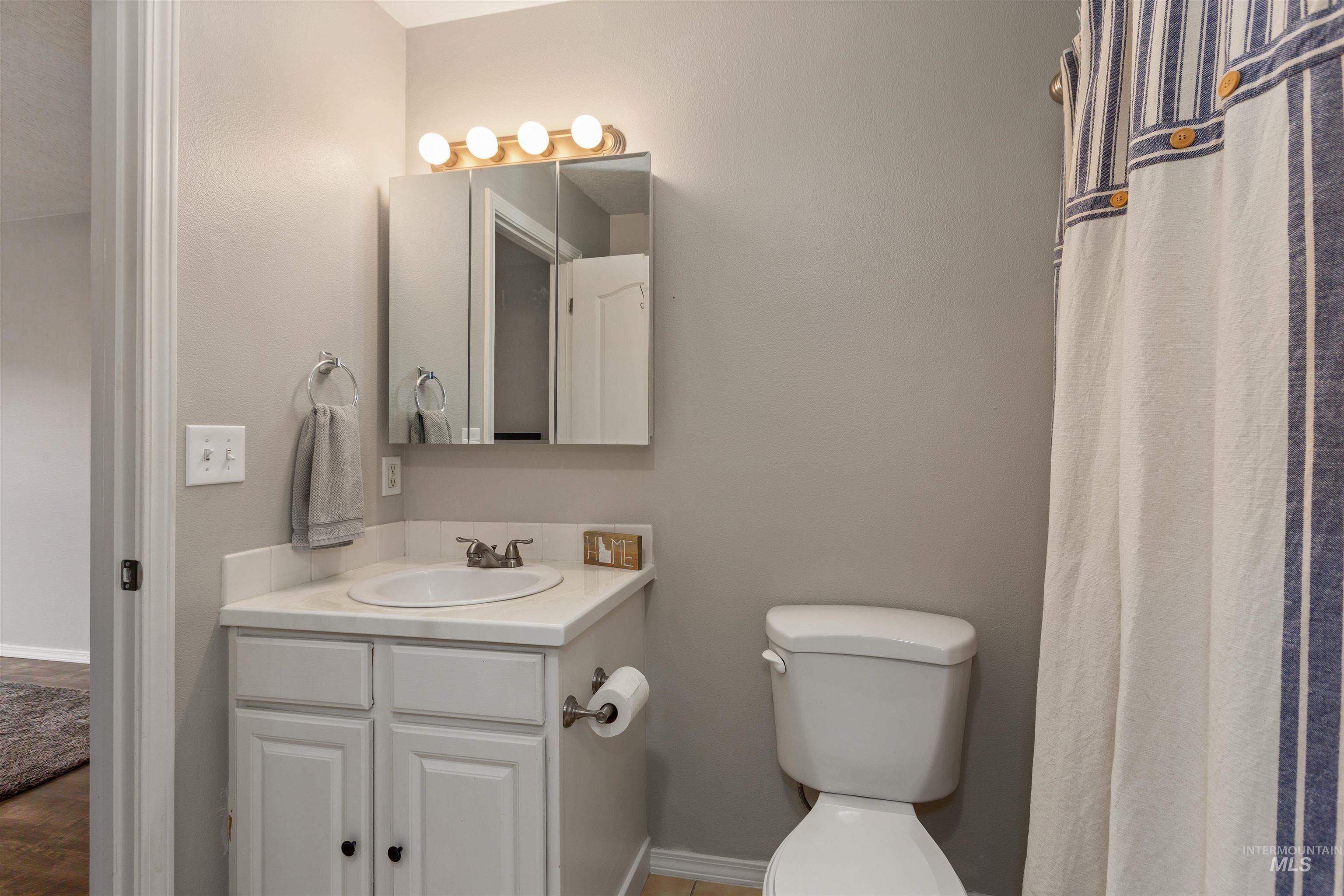 3422 Vistapark Dr Property Photo 23
