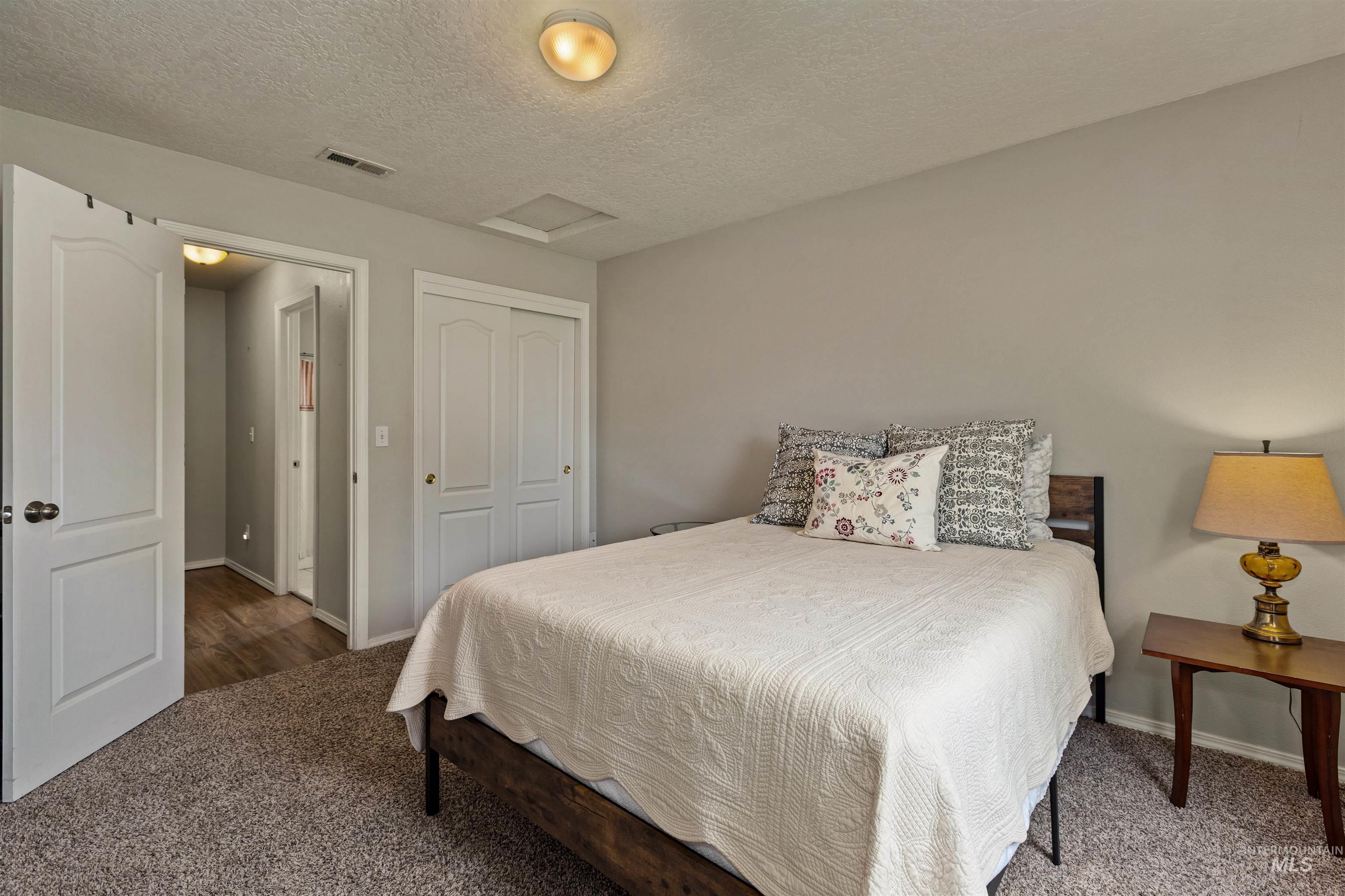 3422 Vistapark Dr Property Photo 26