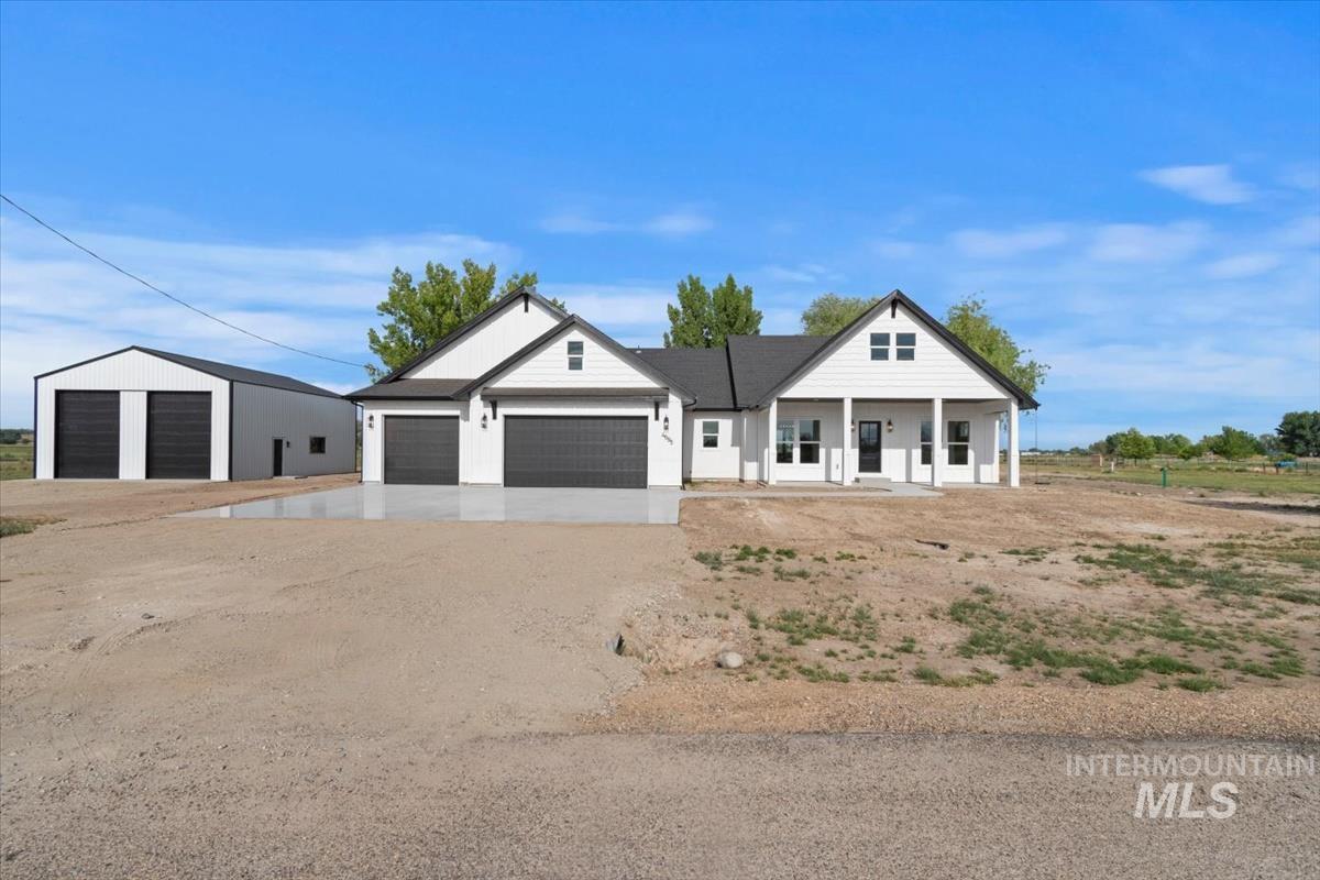 4695 County Line Rd Property Photo 1