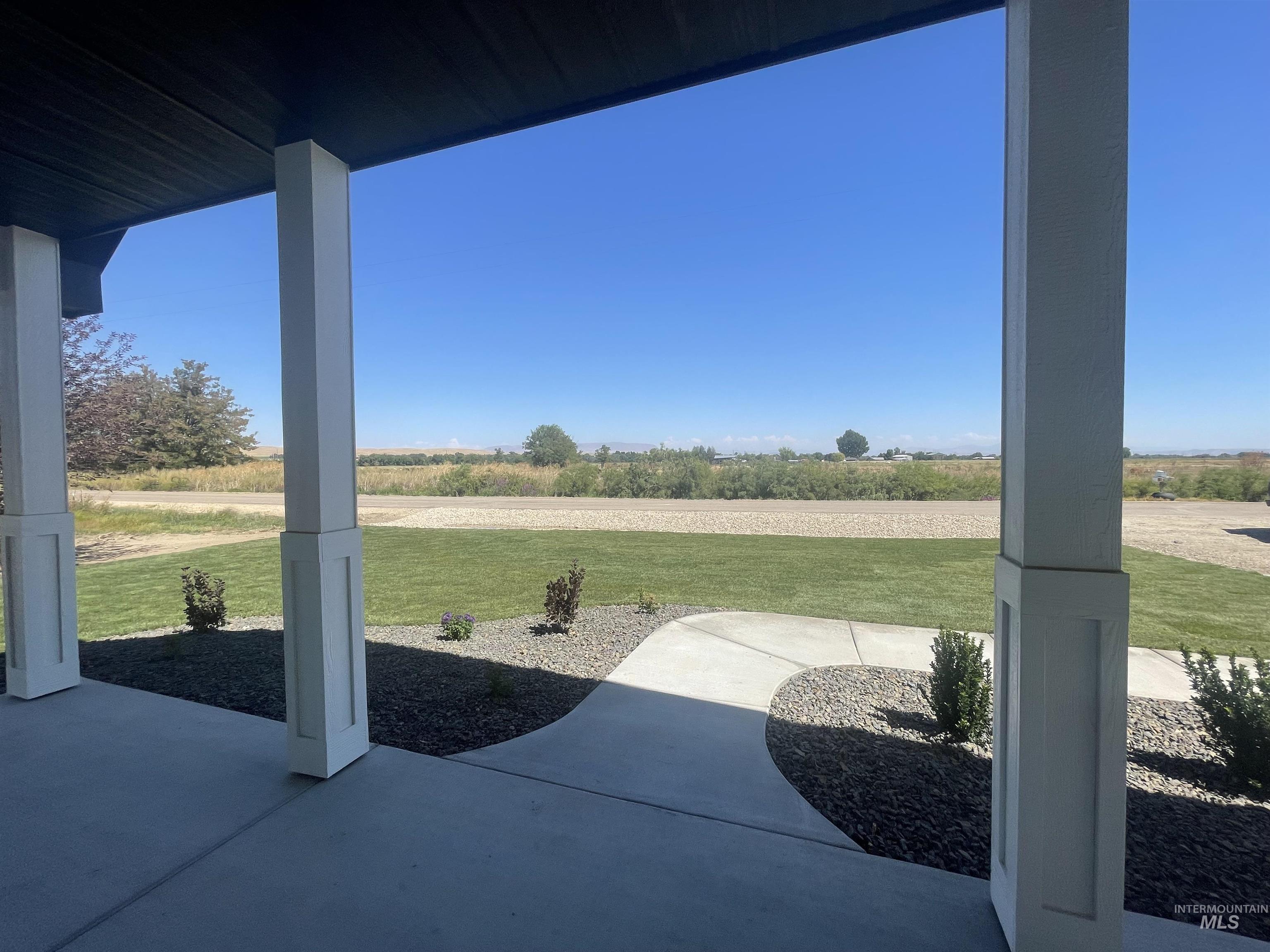 4695 County Line Rd Property Photo 2