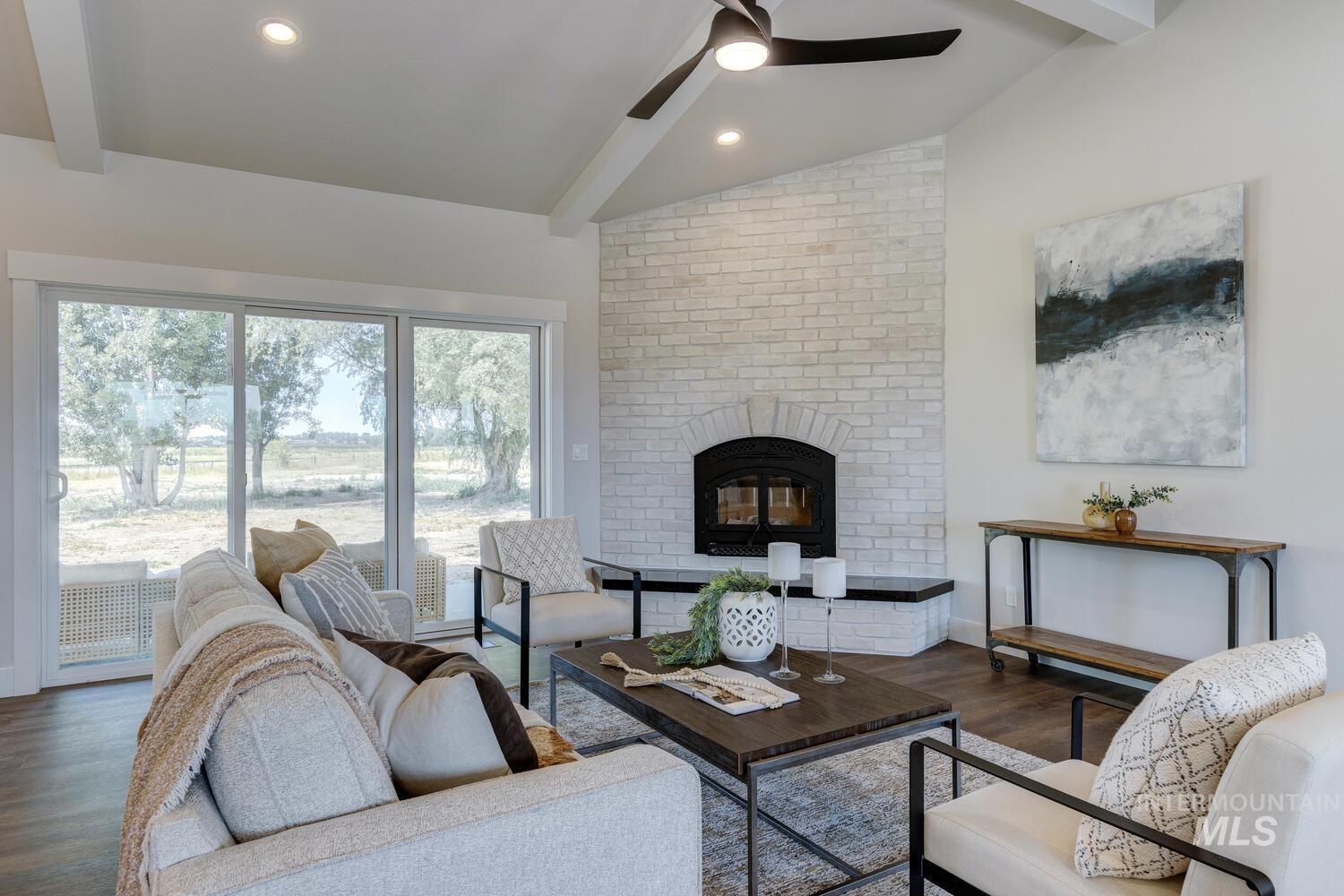 4695 County Line Rd Property Photo 8