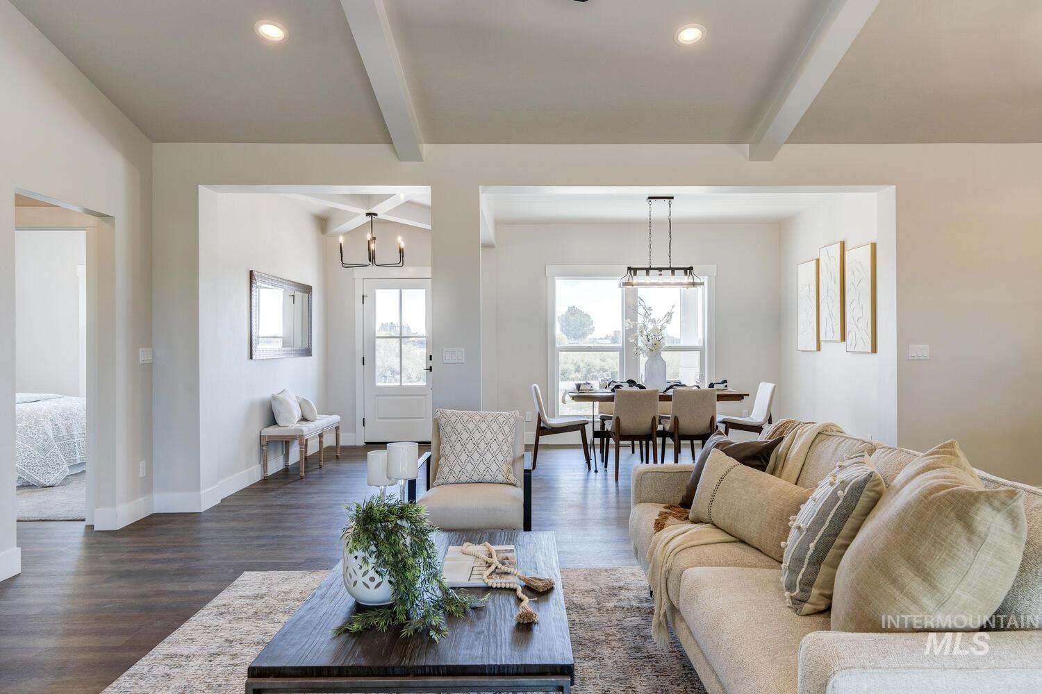 4695 County Line Rd Property Photo 9