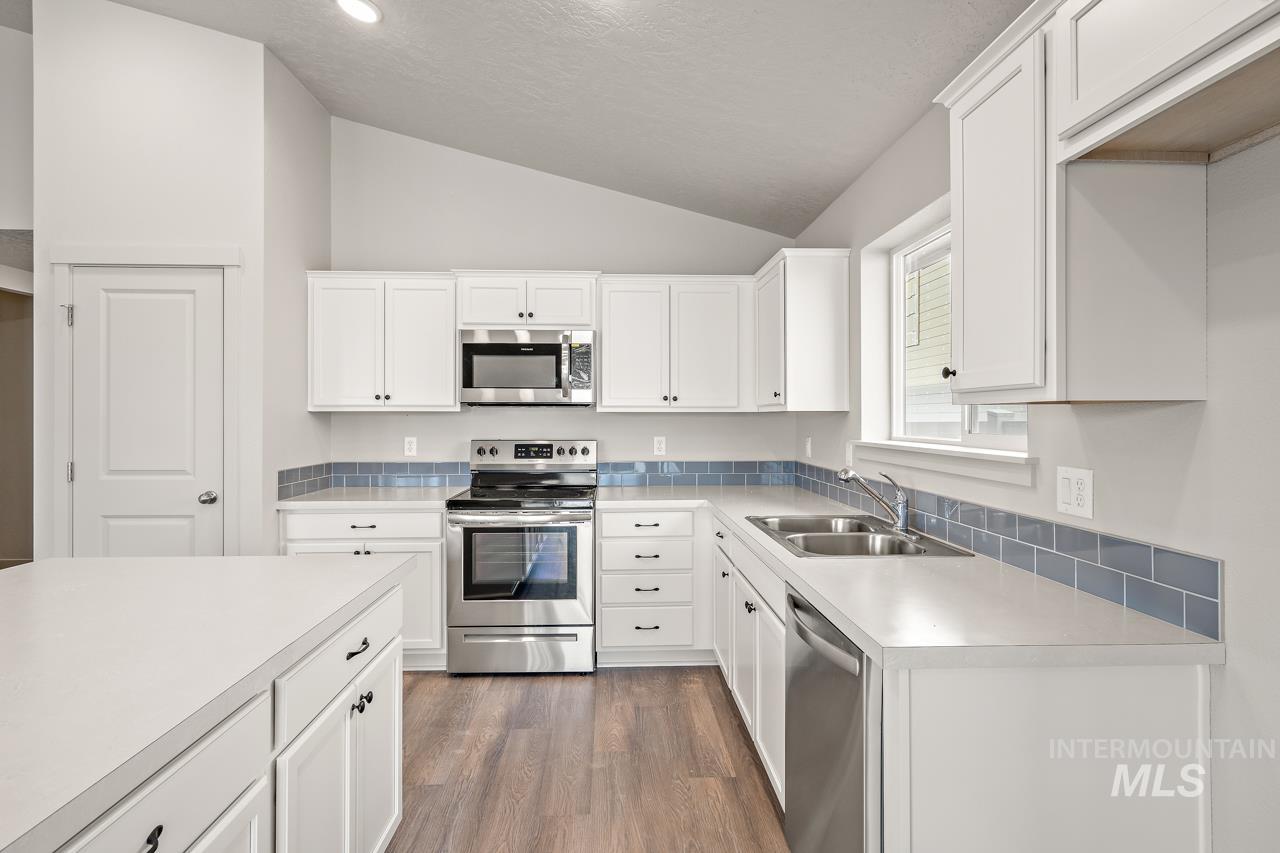 19172 Smith Fork Way Property Photo 2