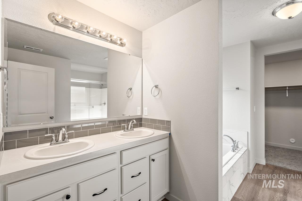 19172 Smith Fork Way Property Photo 5