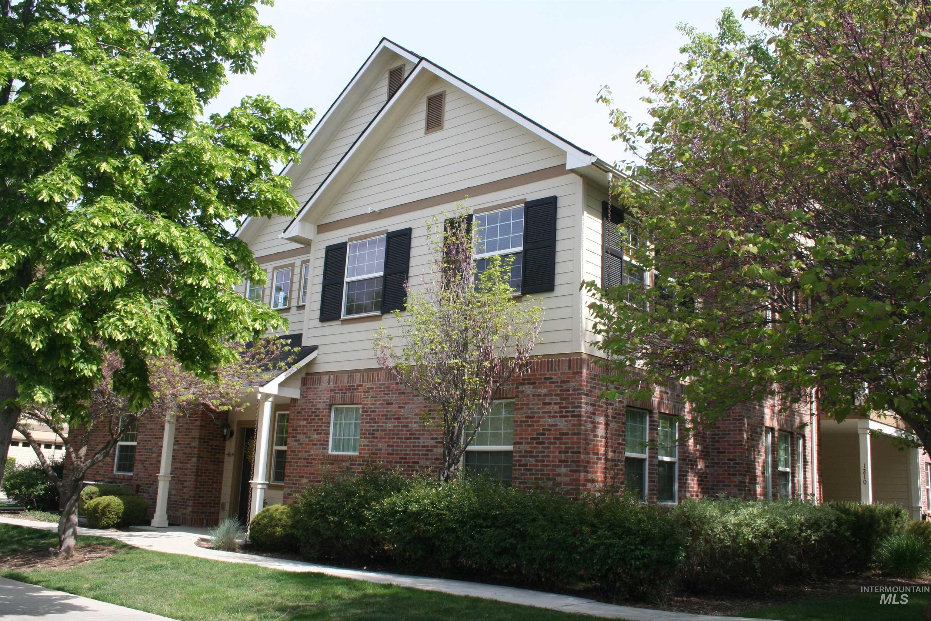 1214 E Winding Creek Property Photo