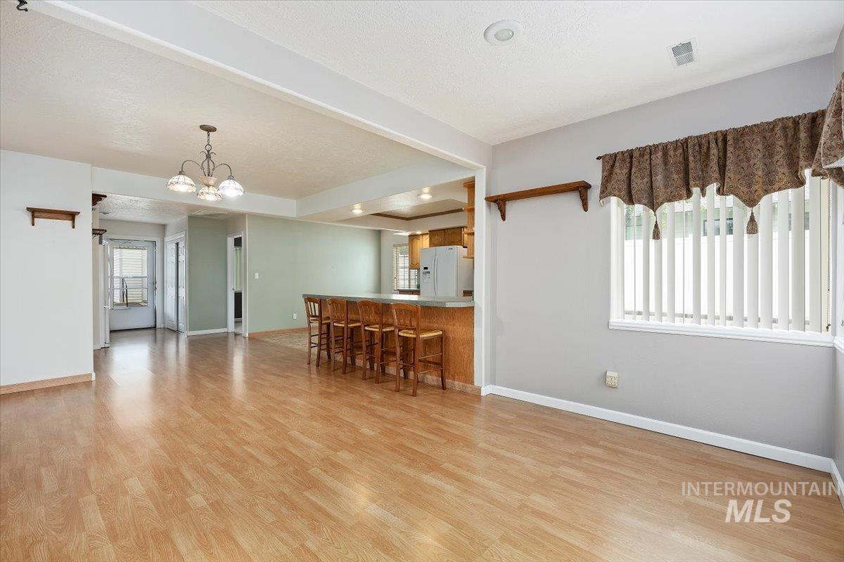 704 E Avenue D Property Photo 10