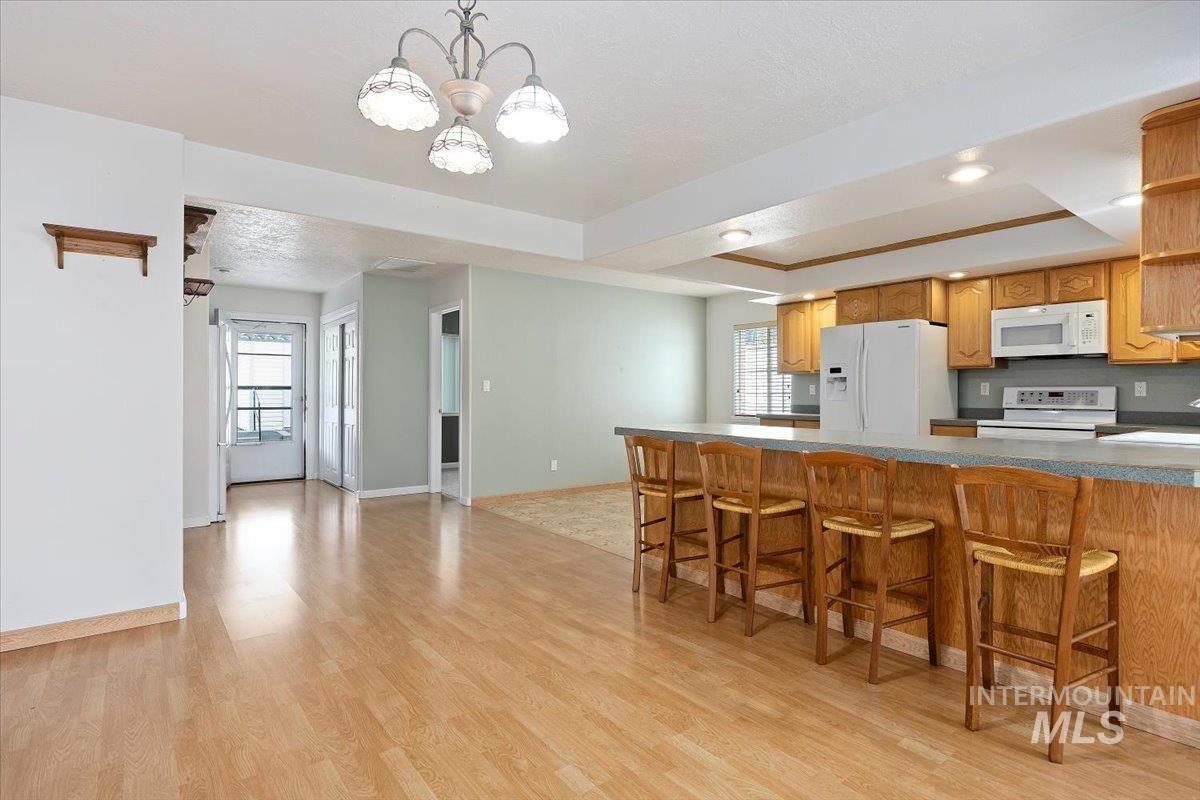704 E Avenue D Property Photo 11