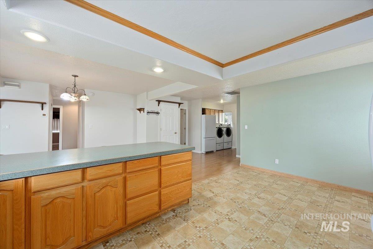 704 E Avenue D Property Photo 18