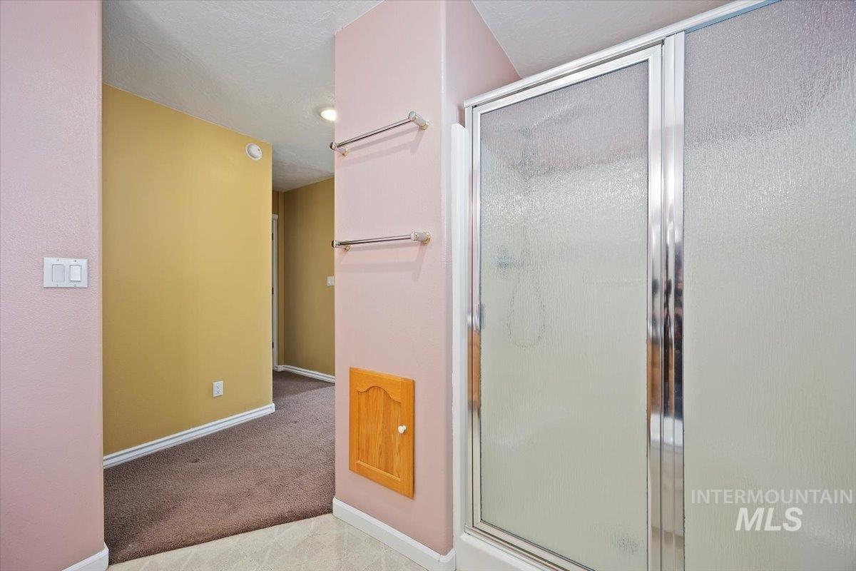 704 E Avenue D Property Photo 25