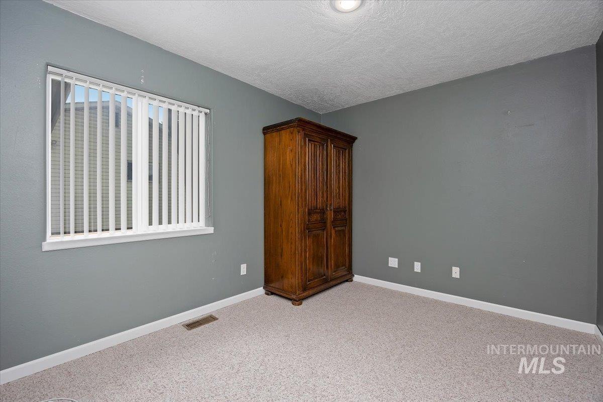 704 E Avenue D Property Photo 26