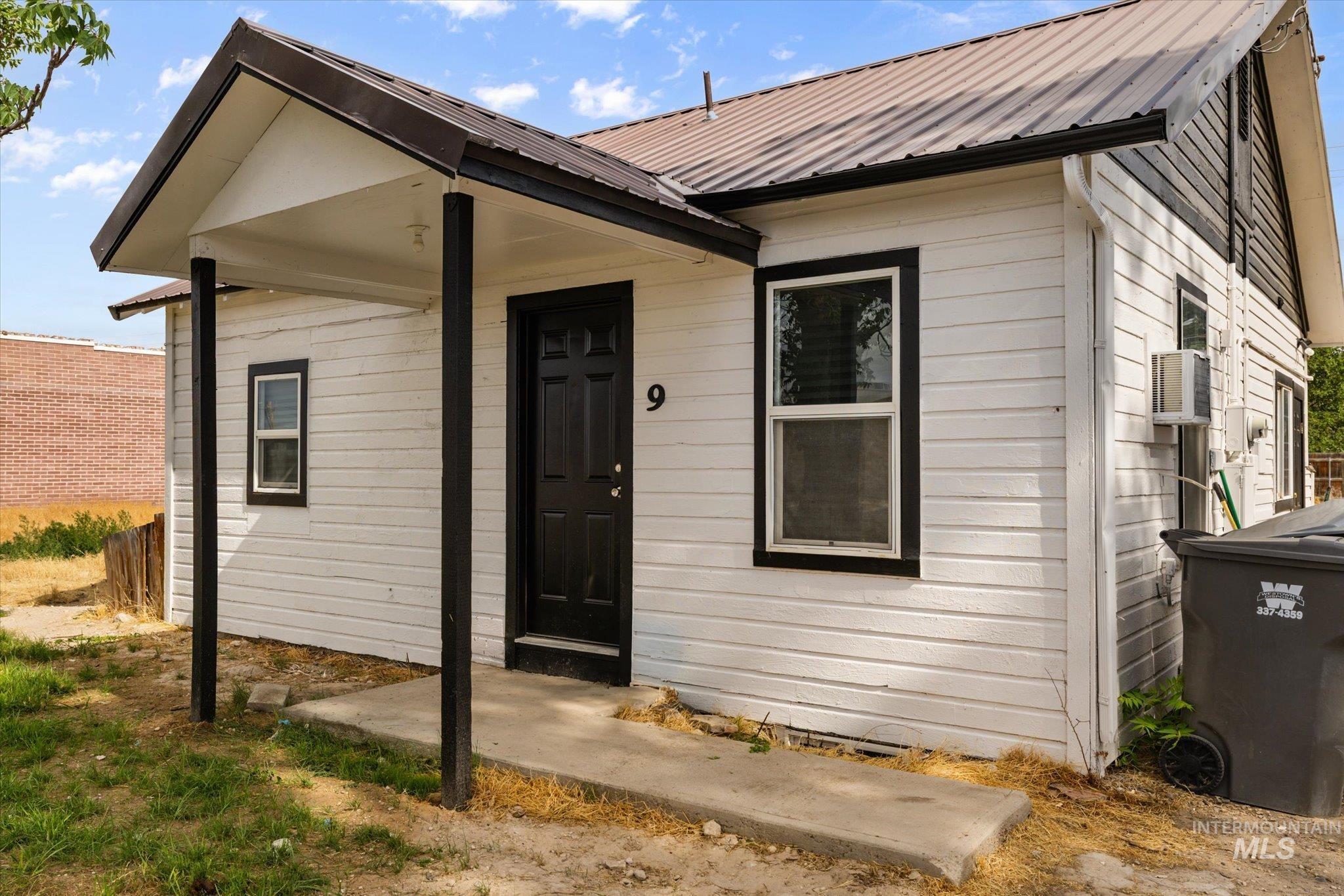 9 E Owyhee Ave Property Photo 3