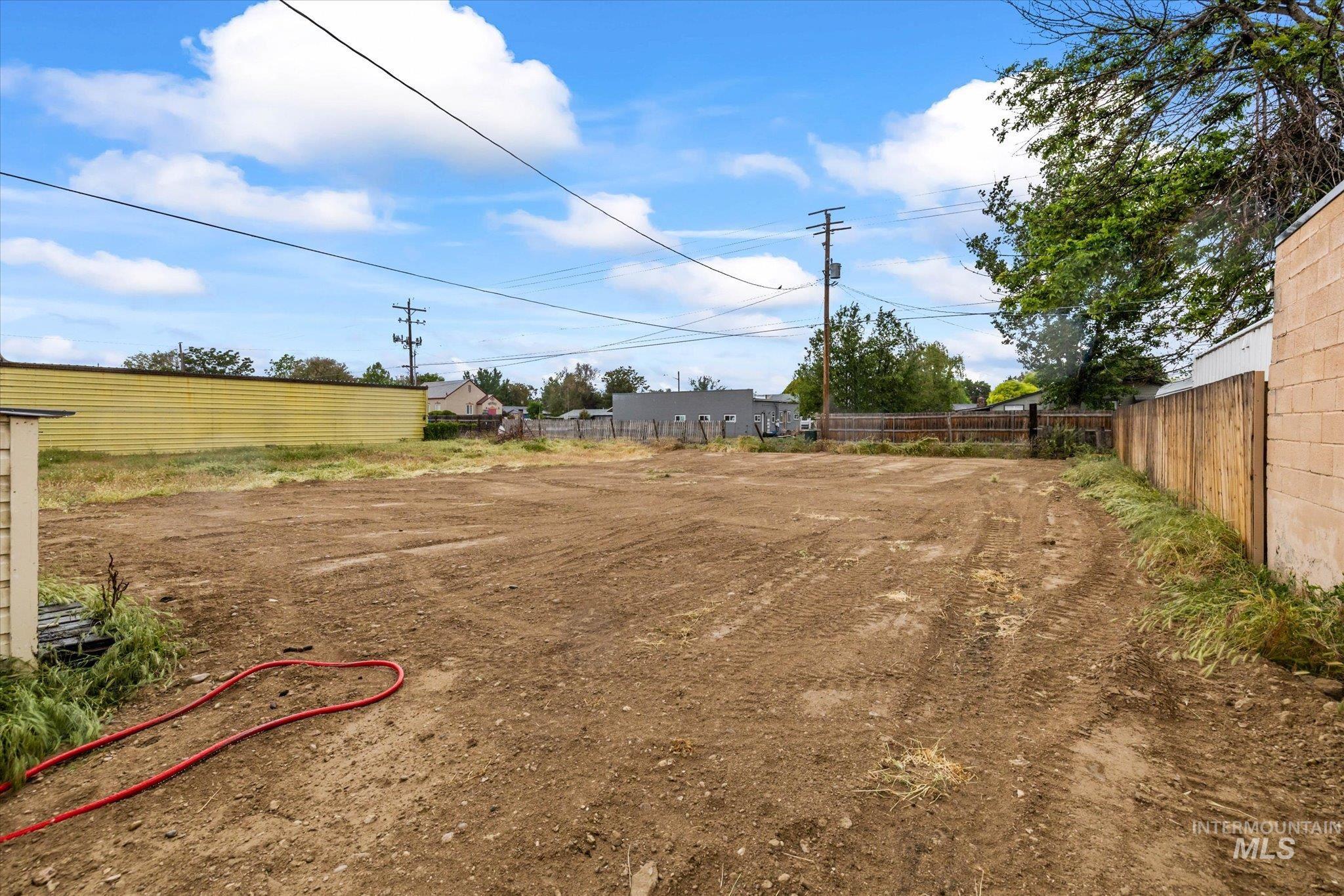 9 E Owyhee Ave Property Photo 4
