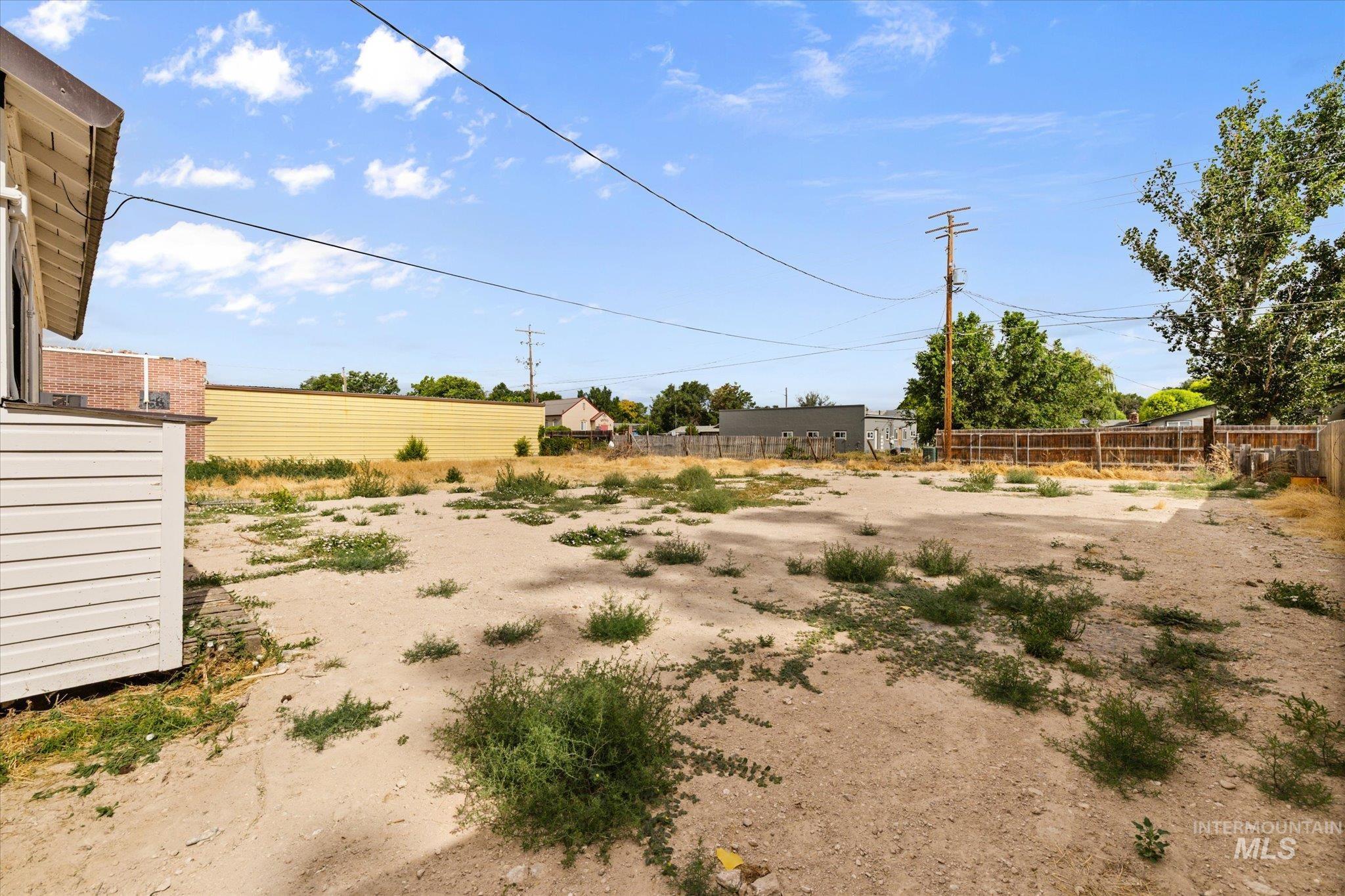 9 E Owyhee Ave Property Photo 5