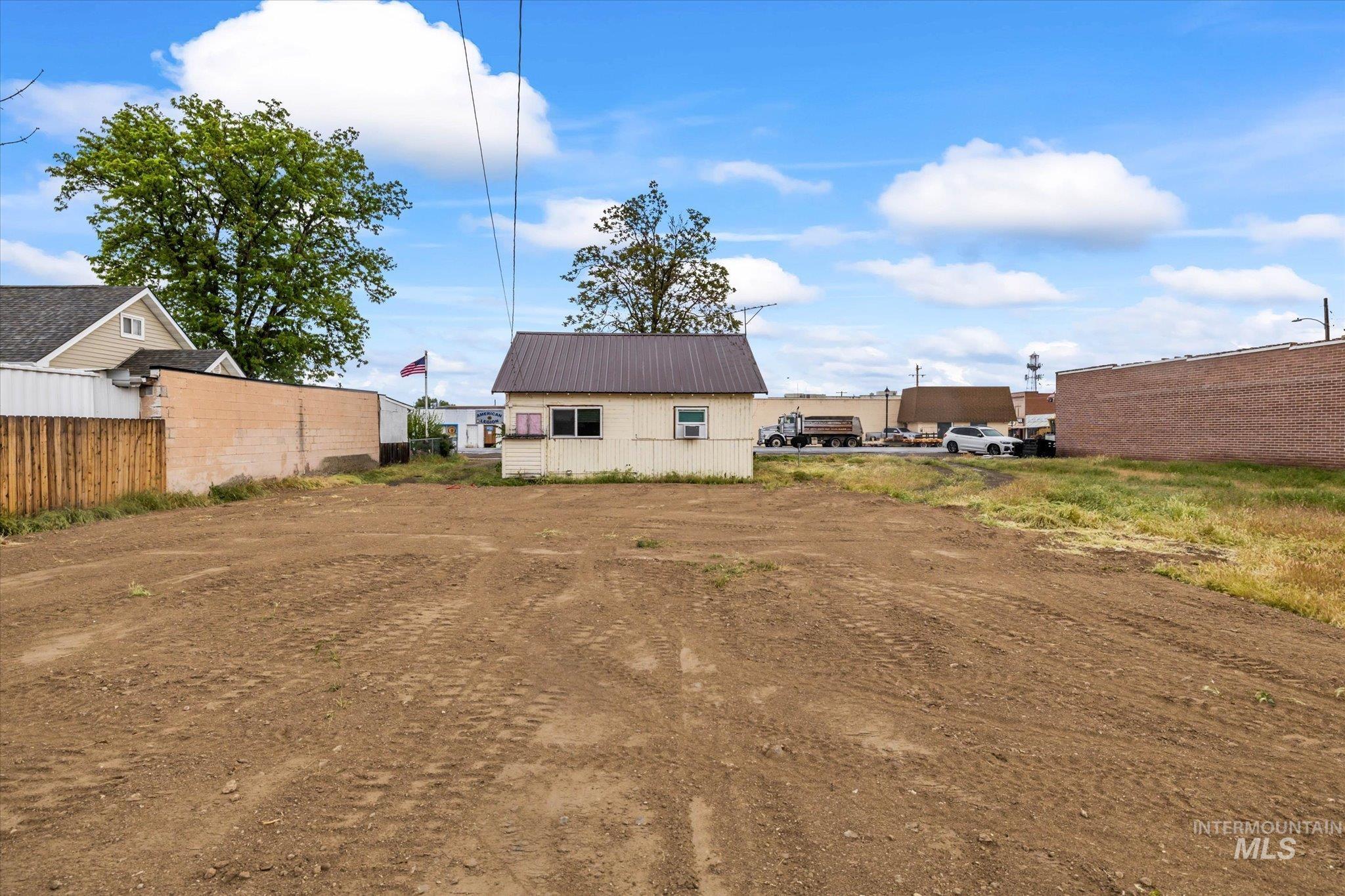 9 E Owyhee Ave Property Photo 6