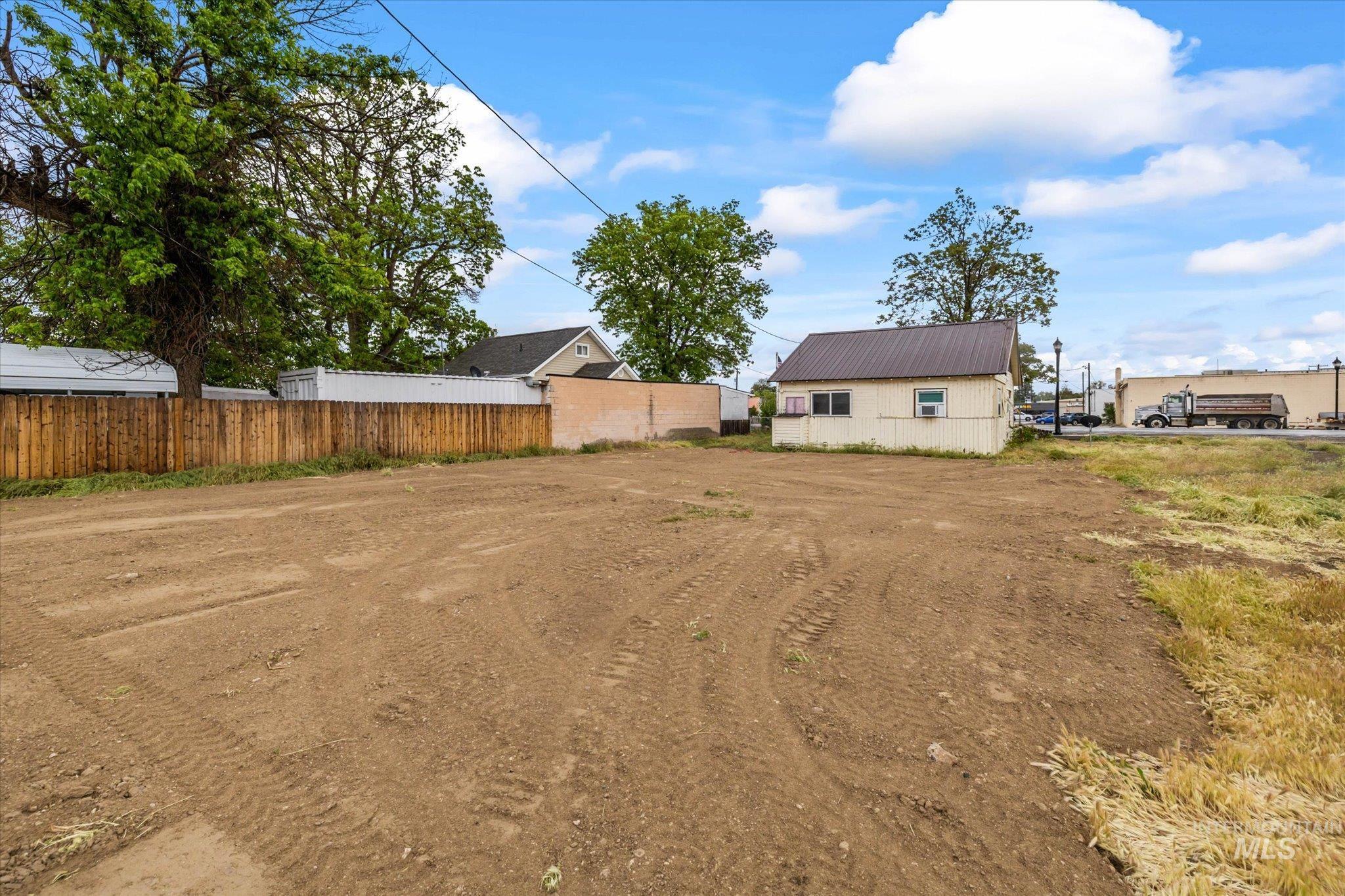 9 E Owyhee Ave Property Photo 7