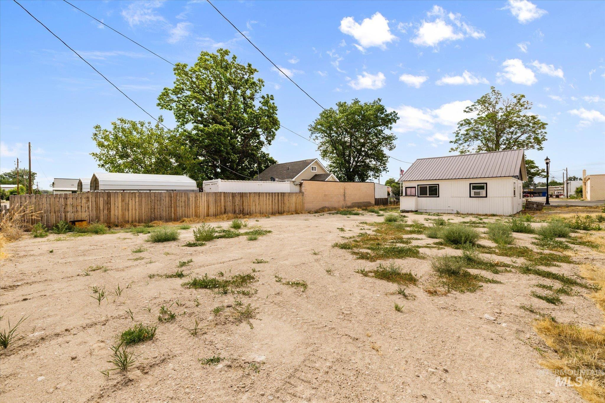 9 E Owyhee Ave Property Photo 8