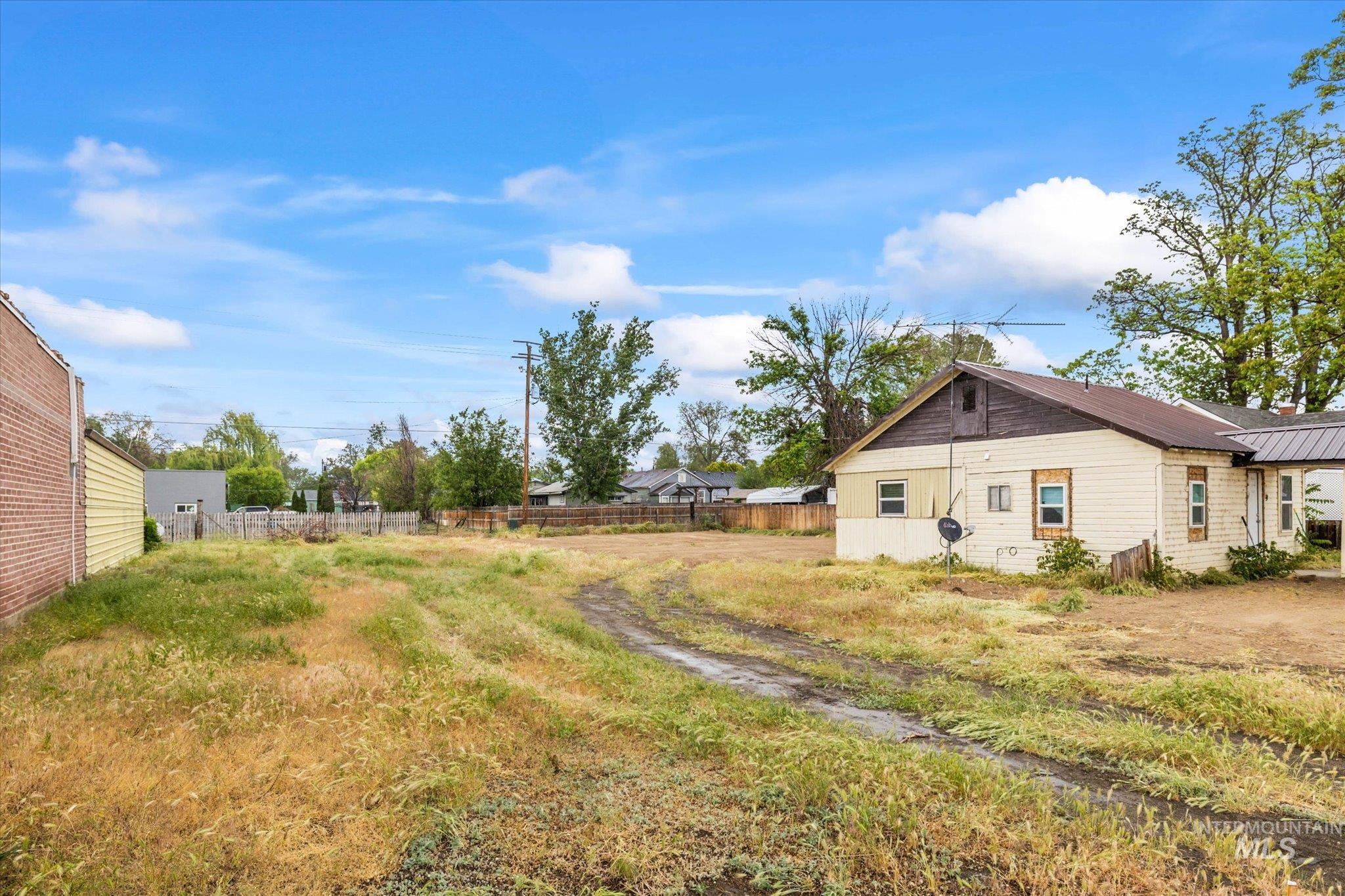 7 E Owyhee Ave Property Photo 2