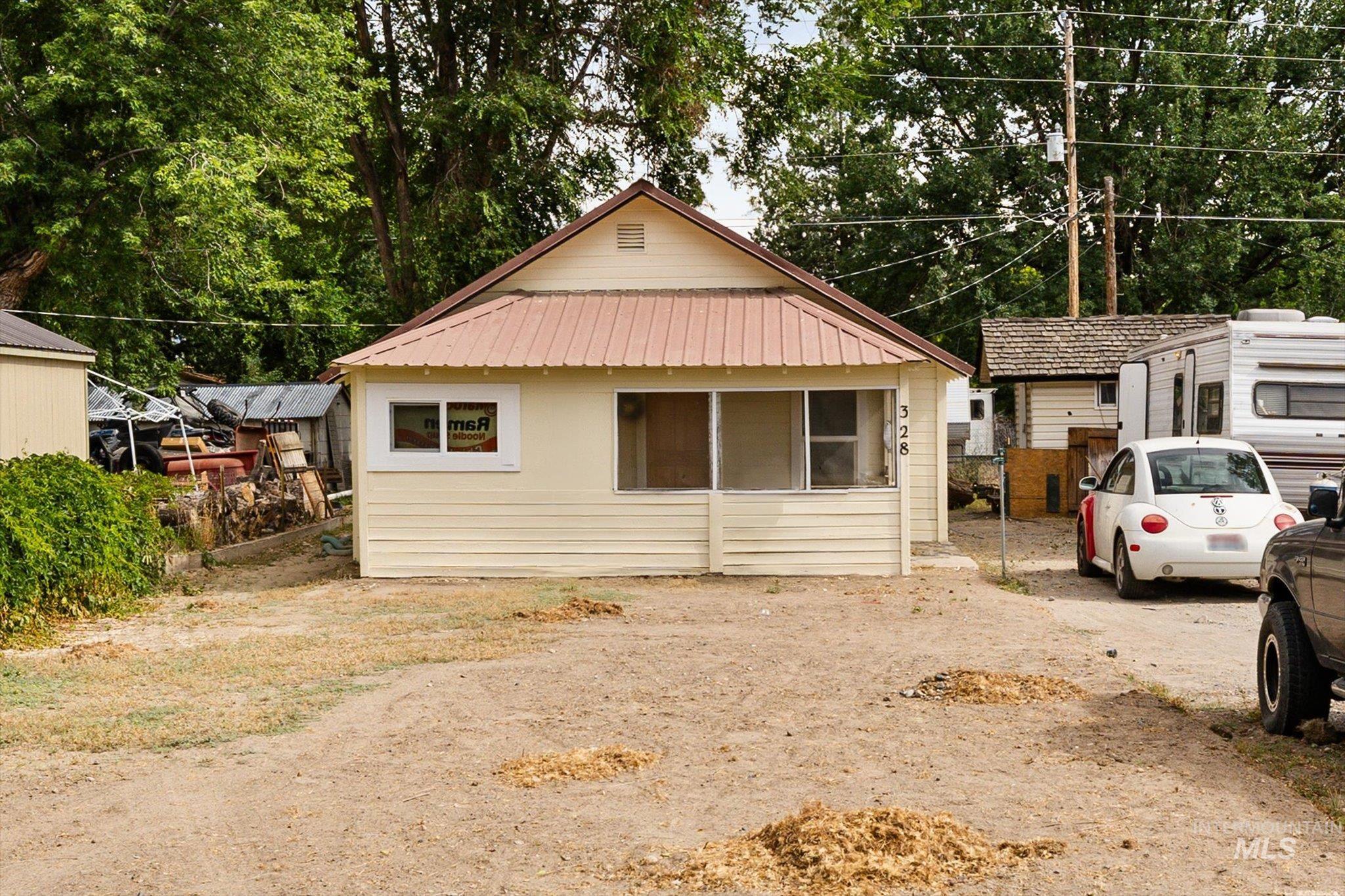 328 W Owyhee Ave Property Photo 1