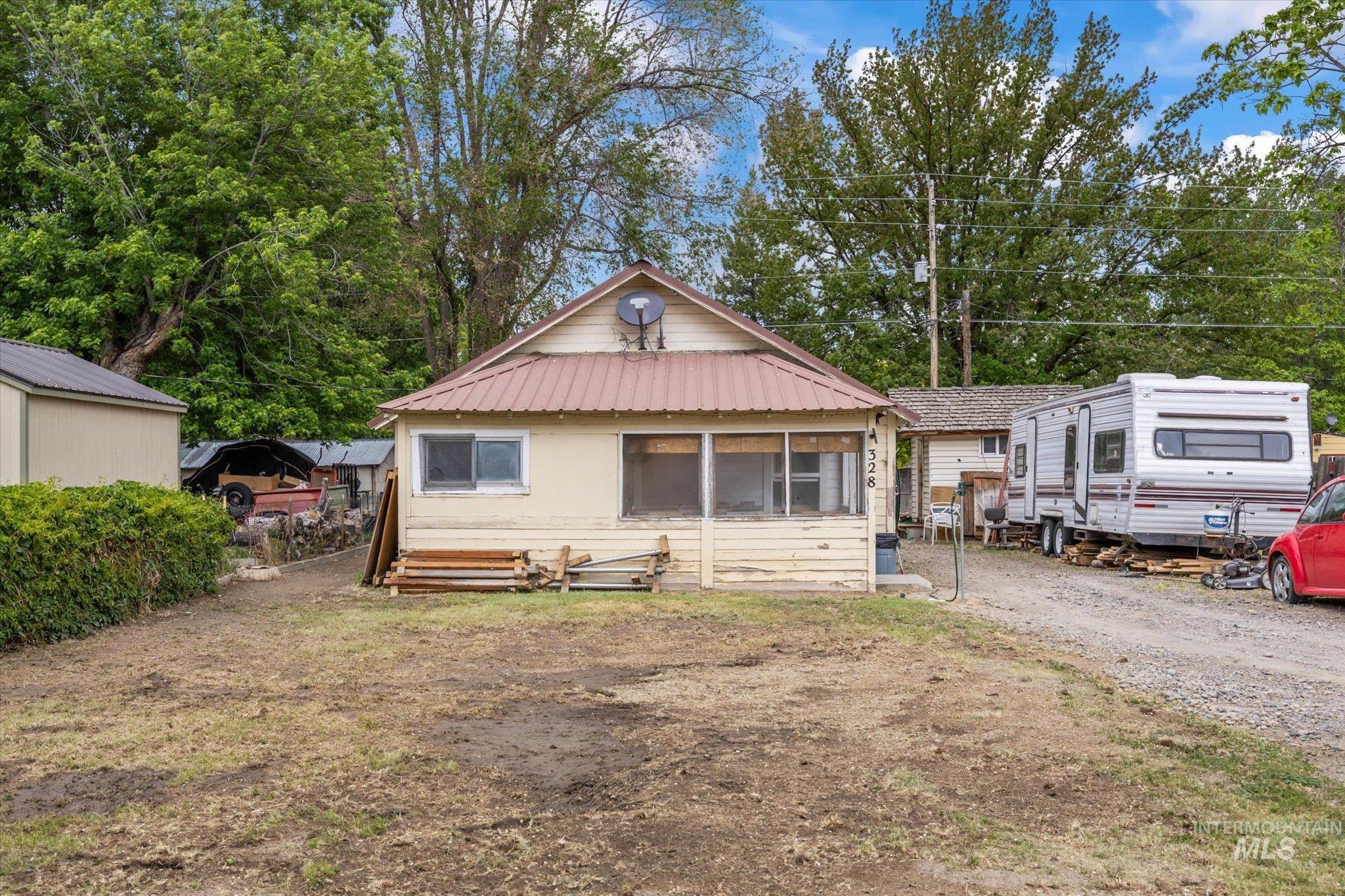328 W Owyhee Ave Property Photo 3