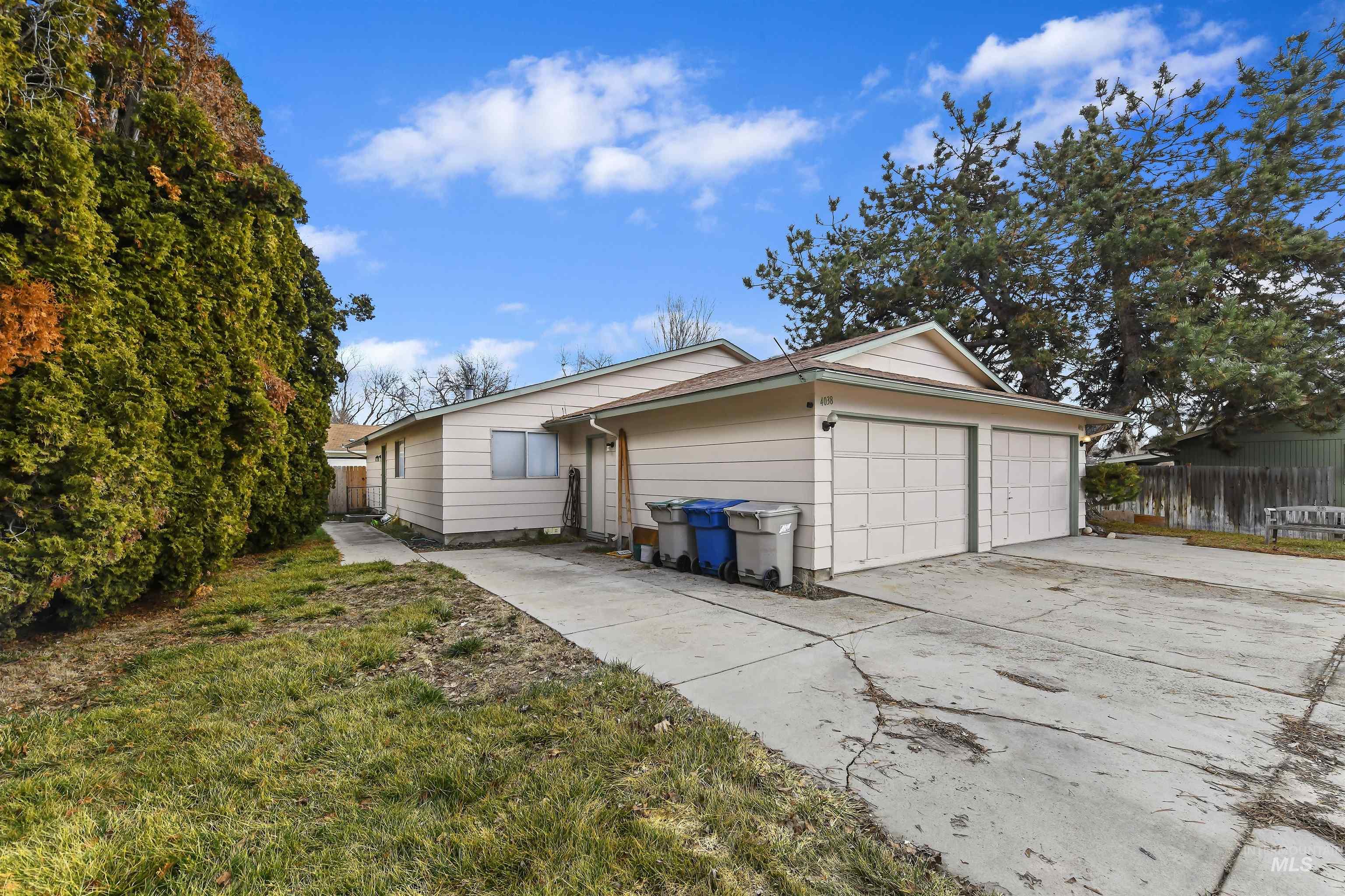 4036/4038 N Marcia Pl Property Photo 5