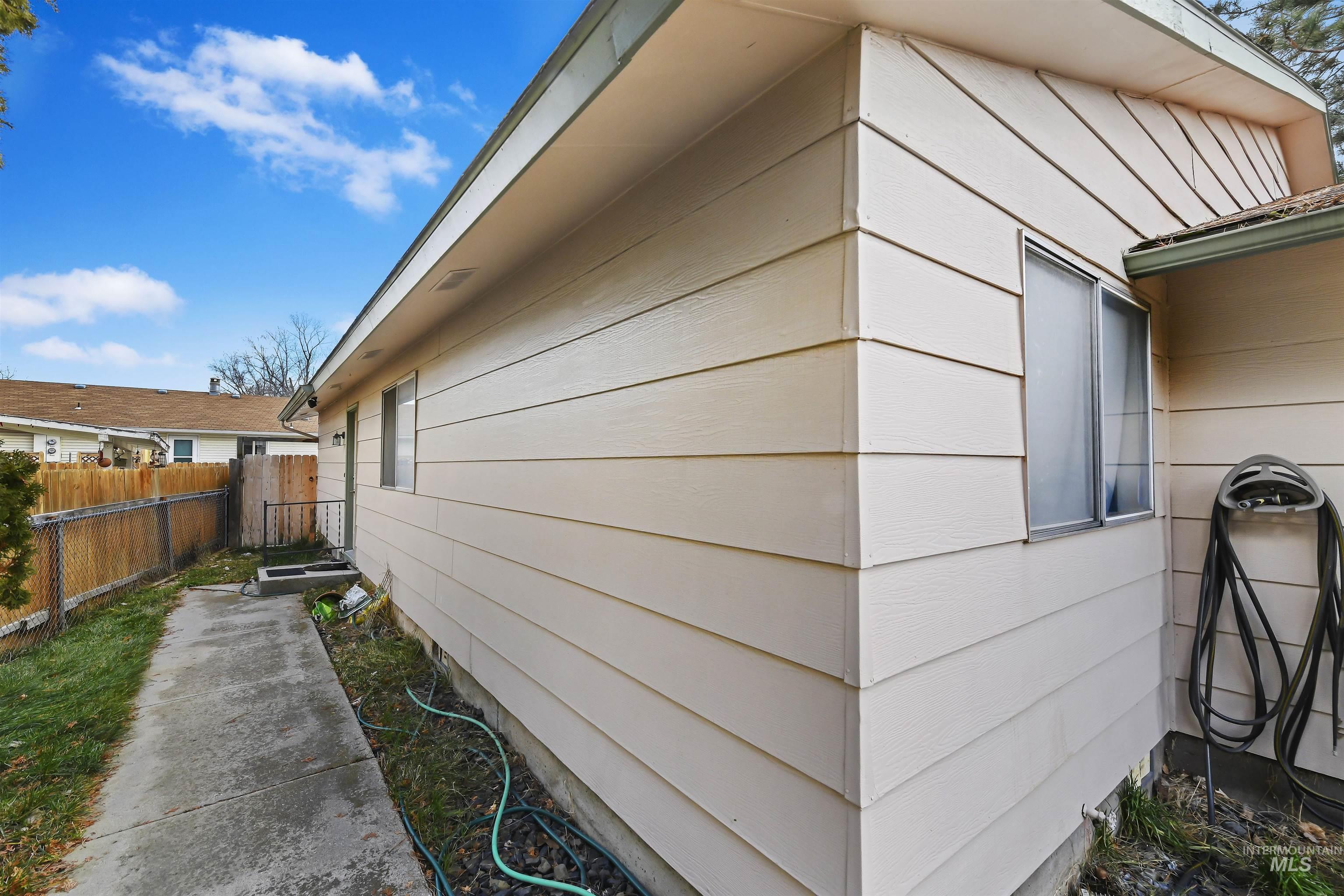 4036/4038 N Marcia Pl Property Photo 12