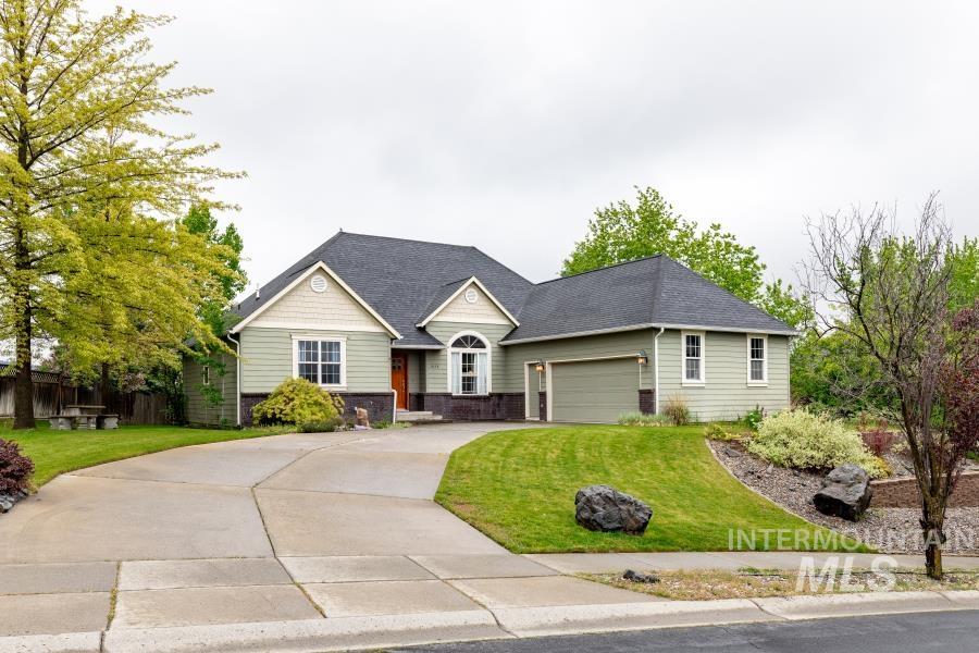 1875 Rolling Hills Dr Property Photo 1