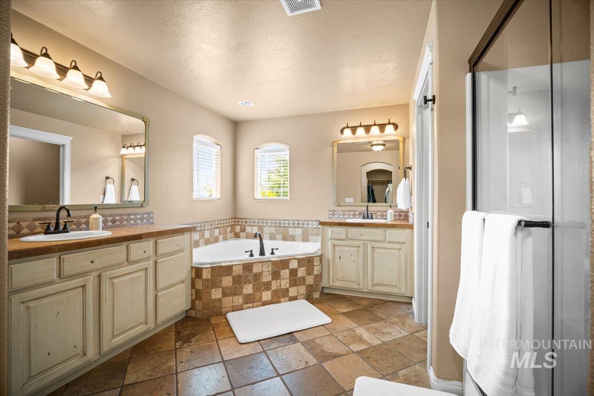 10955 Quail Cove Ct. Property Photo 29
