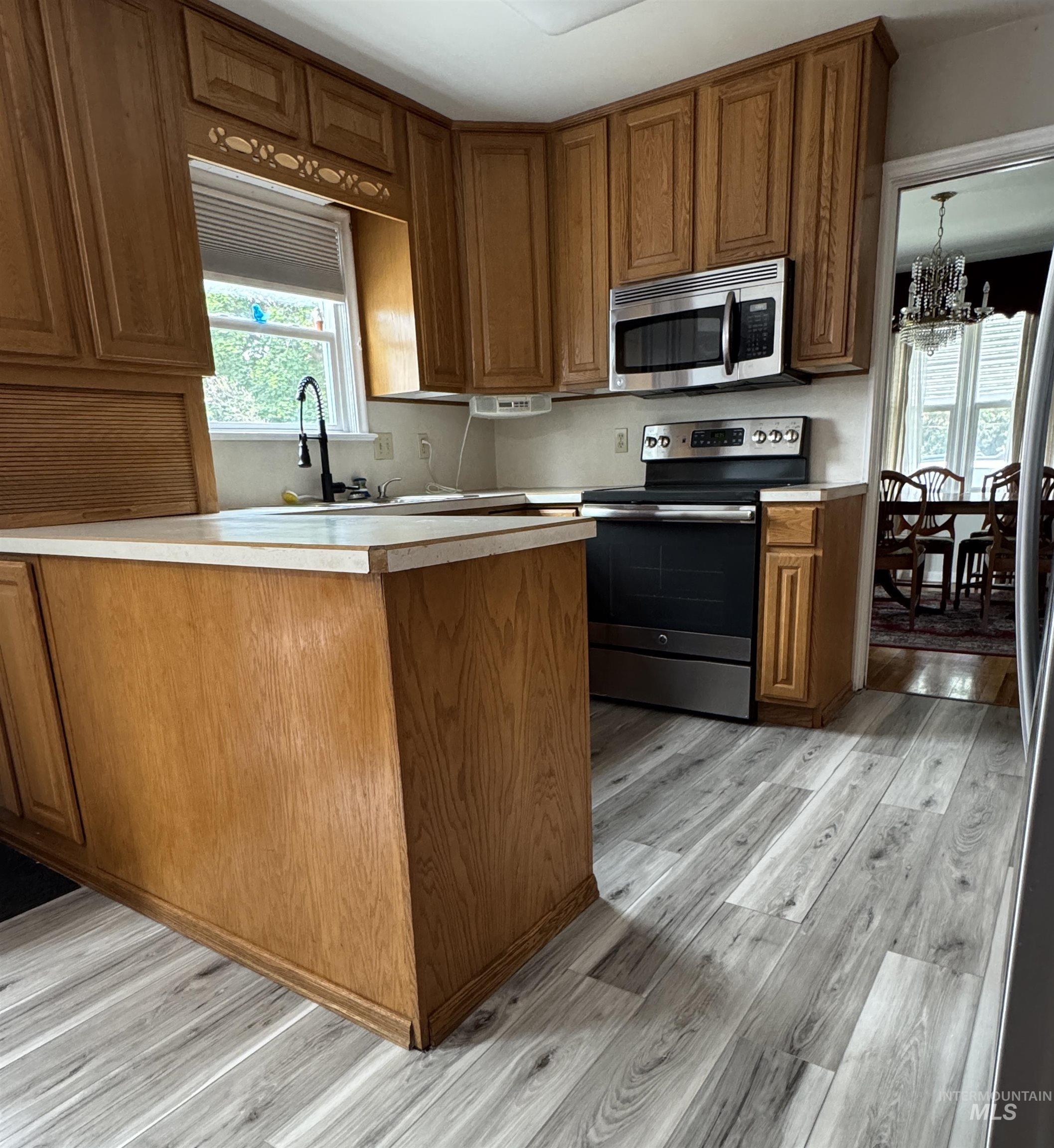 7119 W Everett Property Photo 4