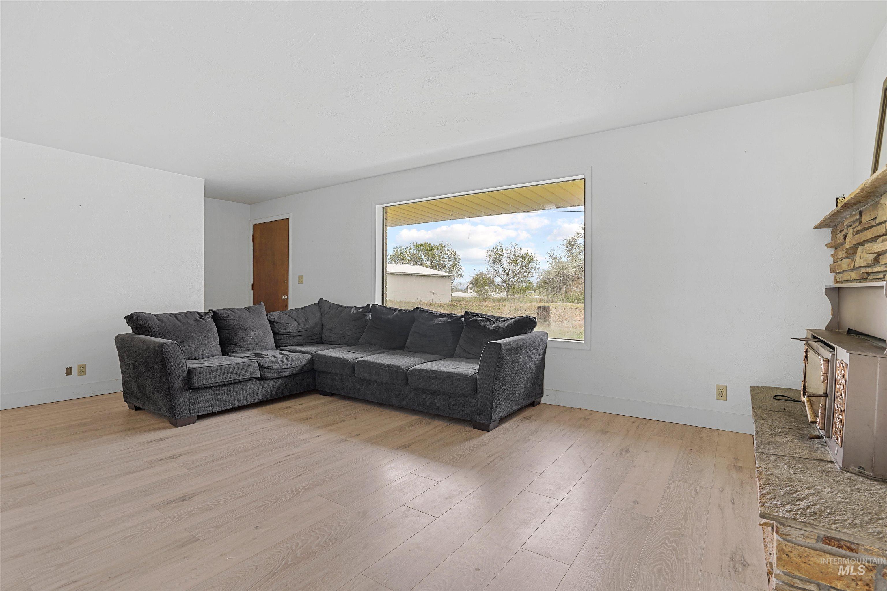 1006 S B Street Property Photo 6