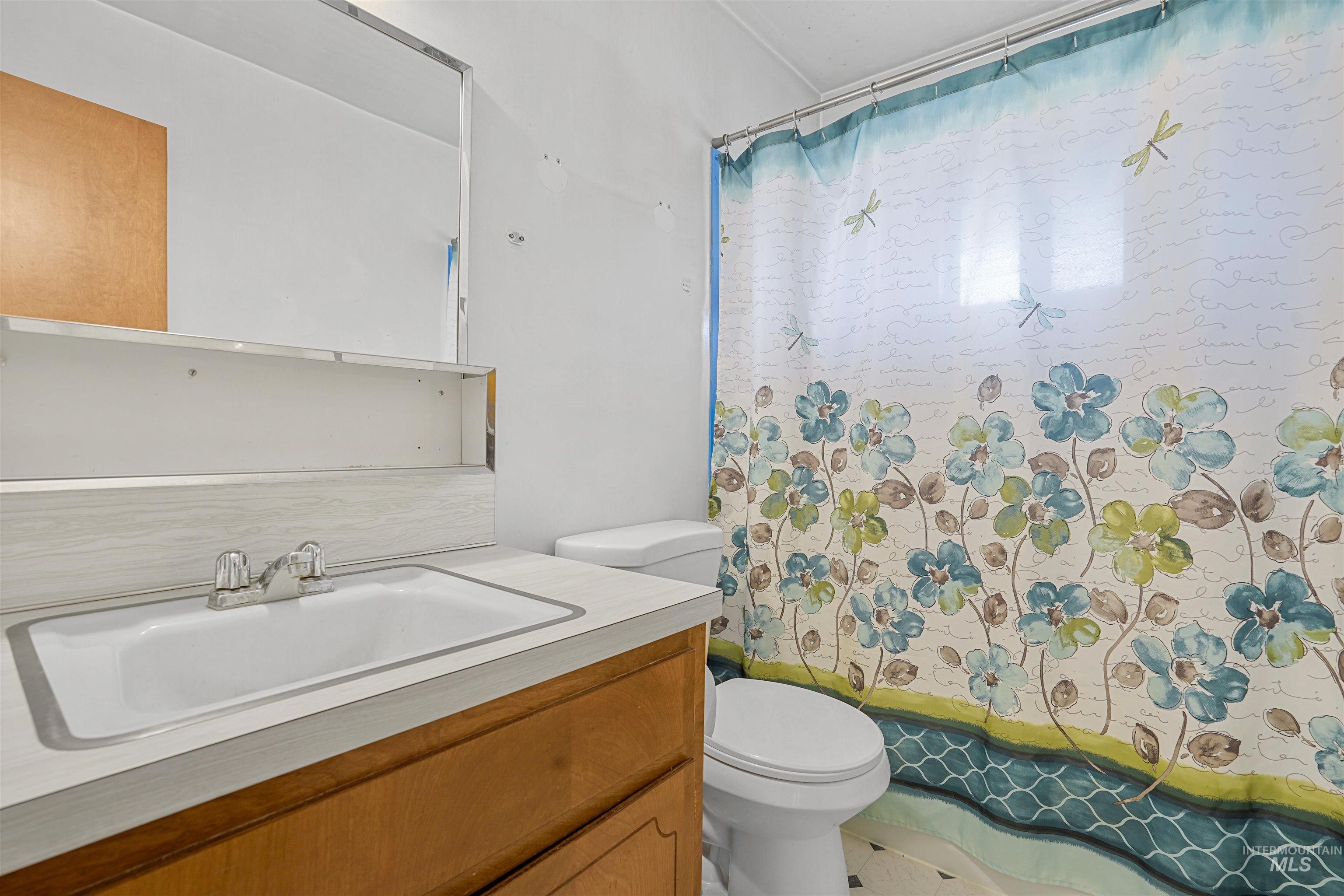 1006 S B Street Property Photo 12