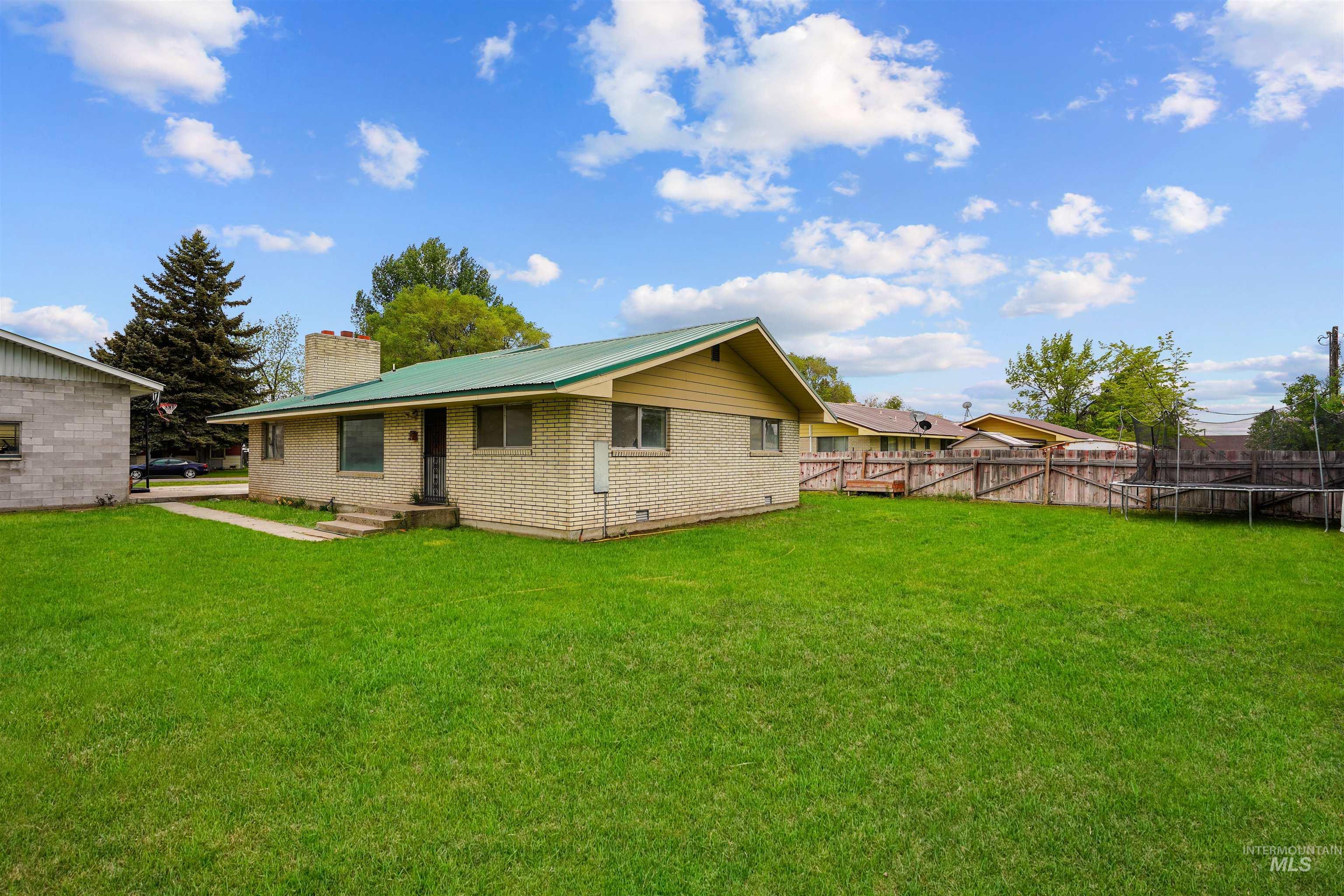 1006 S B Street Property Photo 20