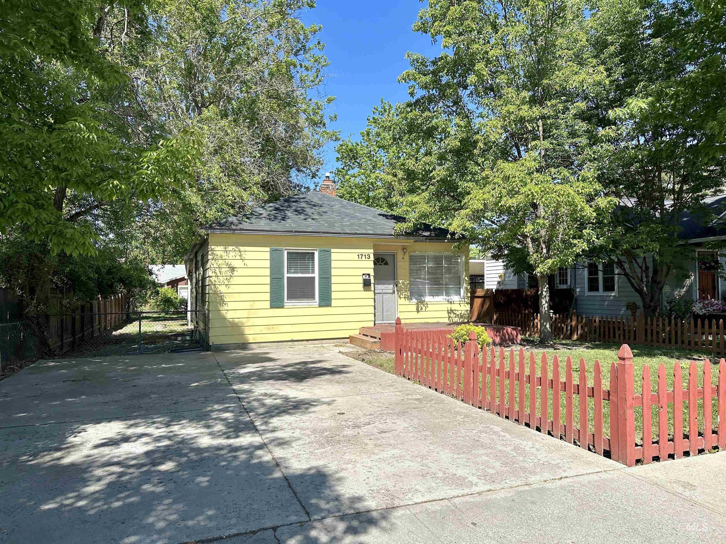 1713 S Euclid Ave Property Photo 2