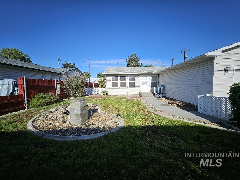 617 Lincoln Ave Property Photo 1