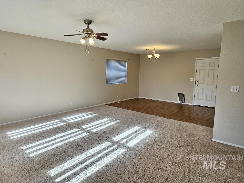 617 Lincoln Ave Property Photo 5