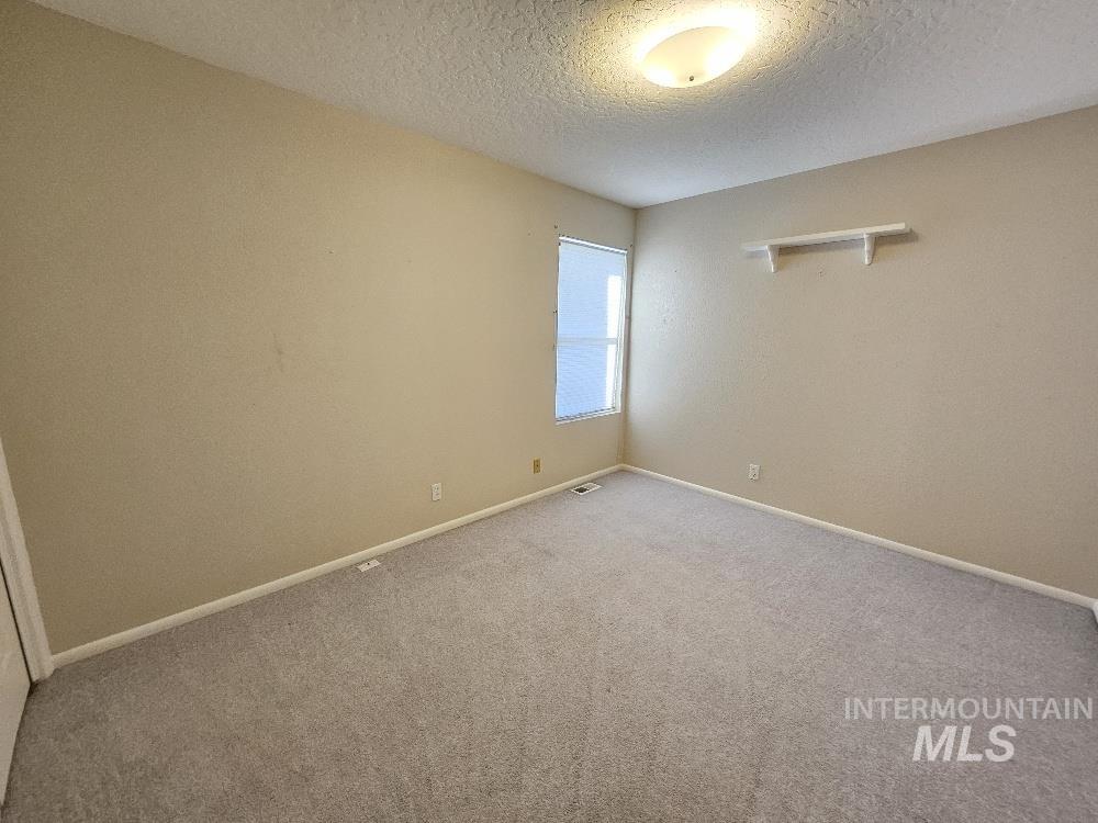 617 Lincoln Ave Property Photo 15