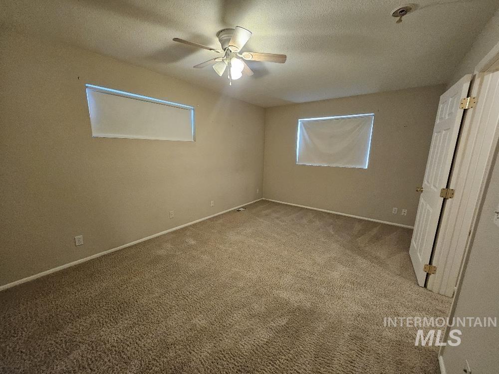 617 Lincoln Ave Property Photo 16