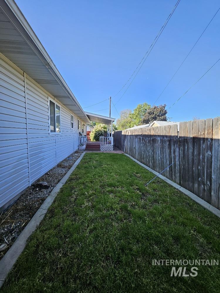 617 Lincoln Ave Property Photo 21