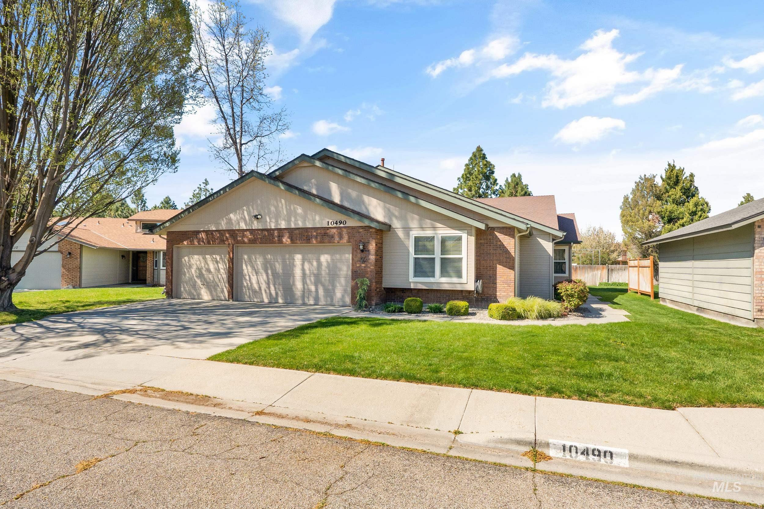 10490 W Wildrose Ct Property Photo 1