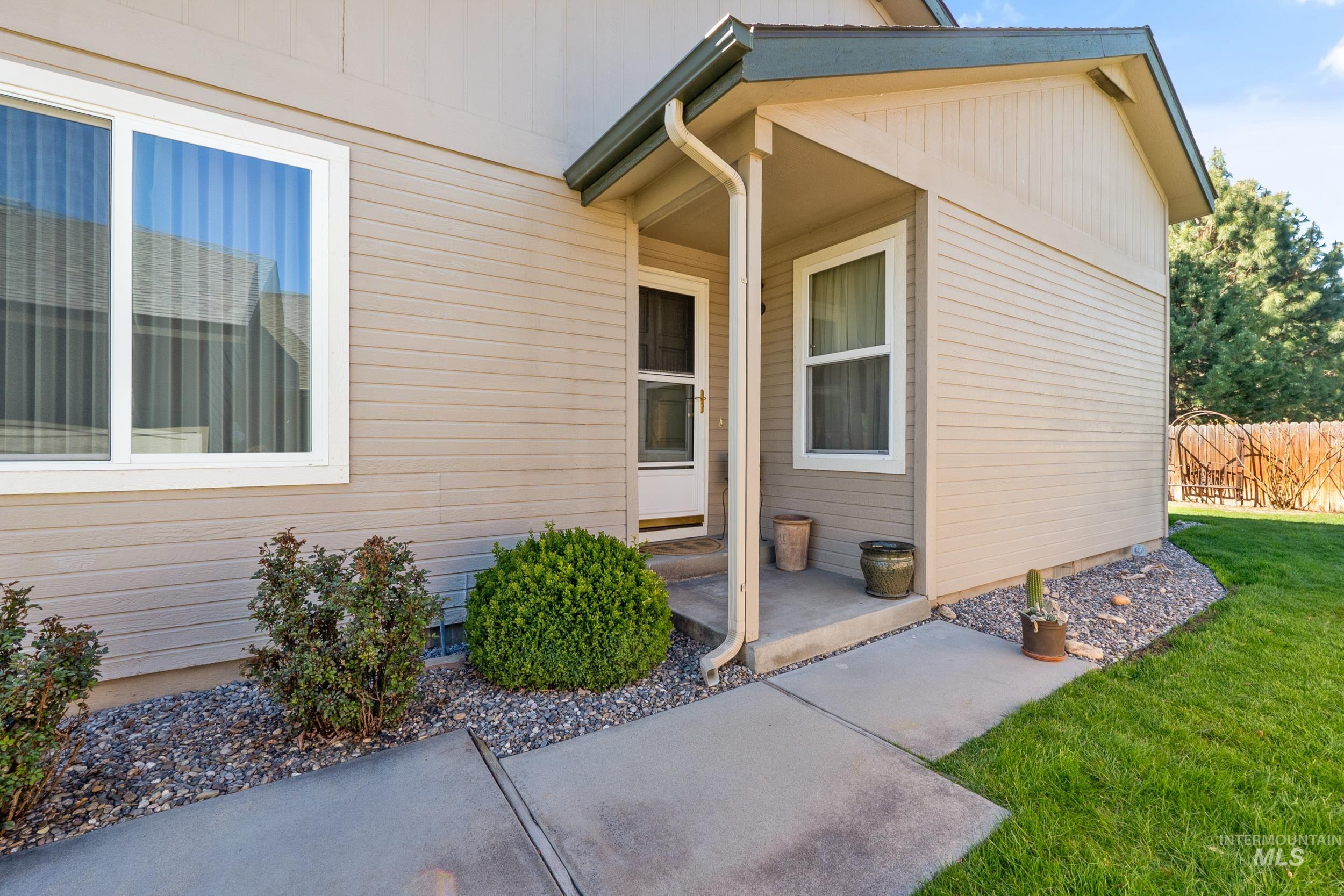 10490 W Wildrose Ct Property Photo 3