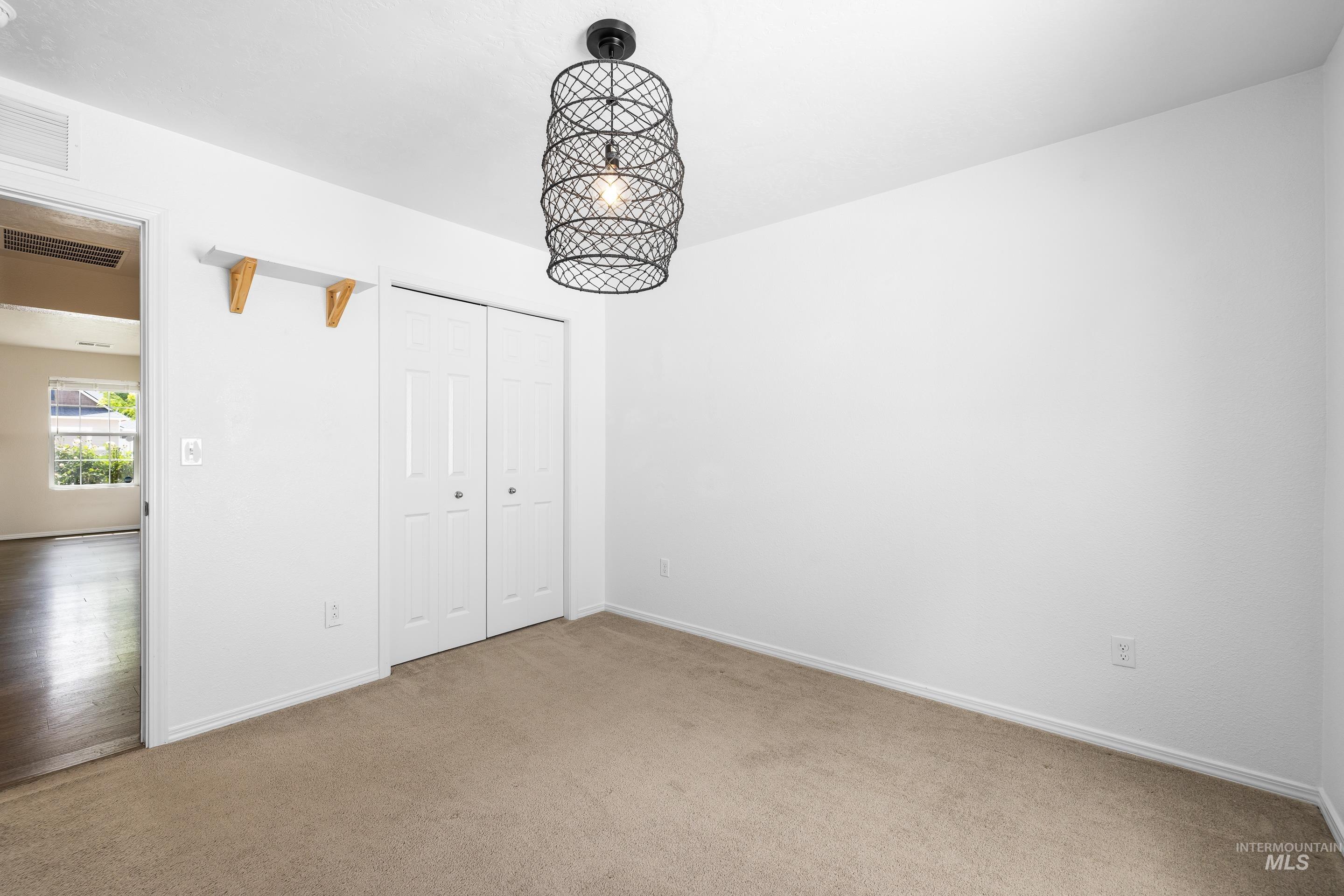 942 S Stibnite Place Property Photo 20