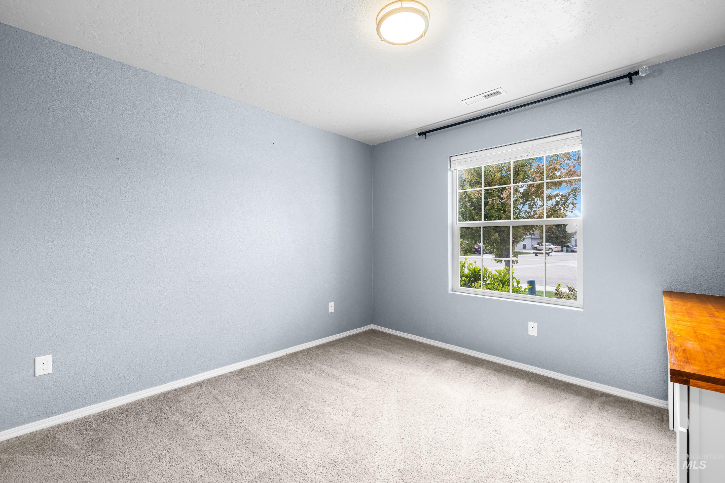 942 S Stibnite Place Property Photo 30