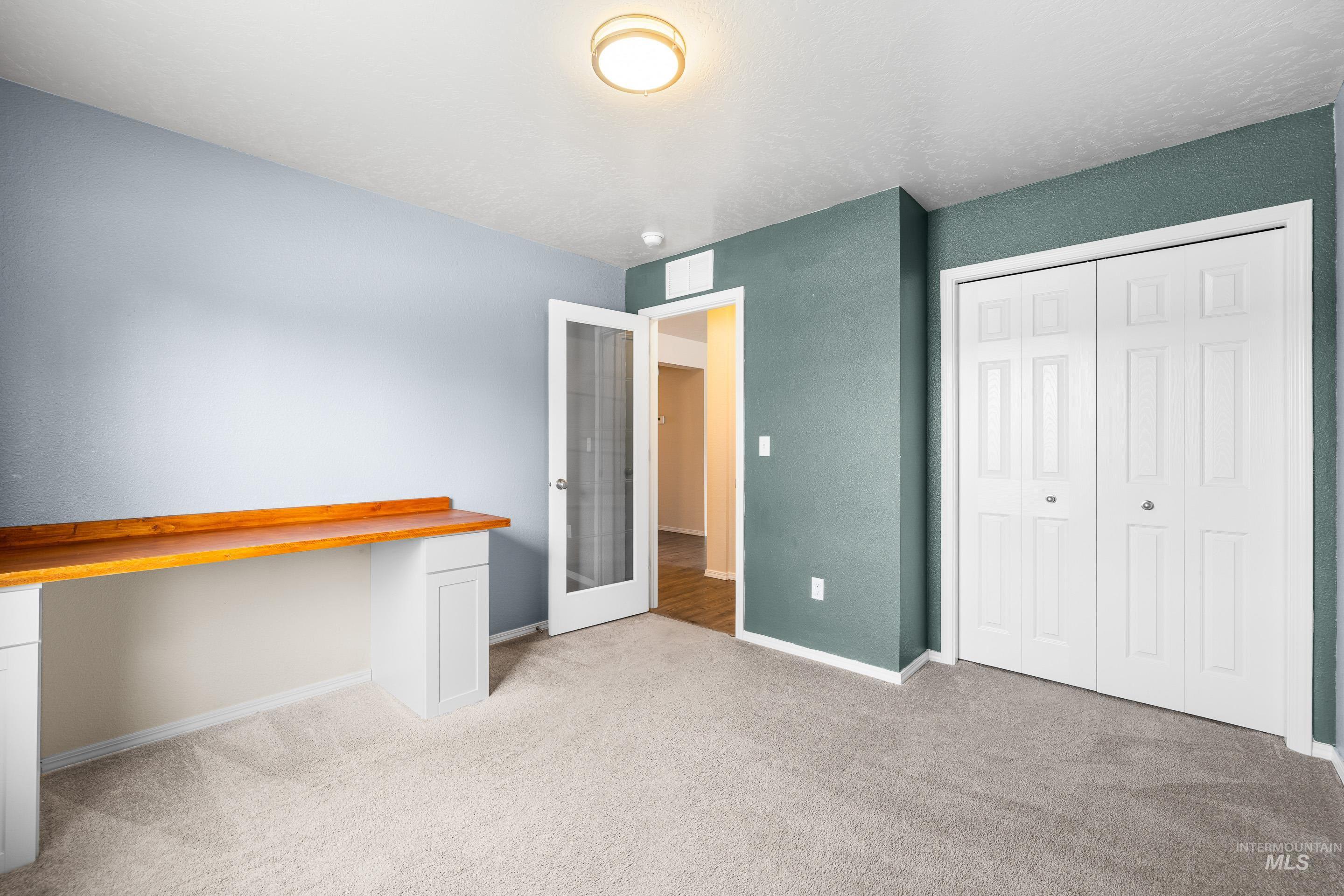 942 S Stibnite Place Property Photo 31