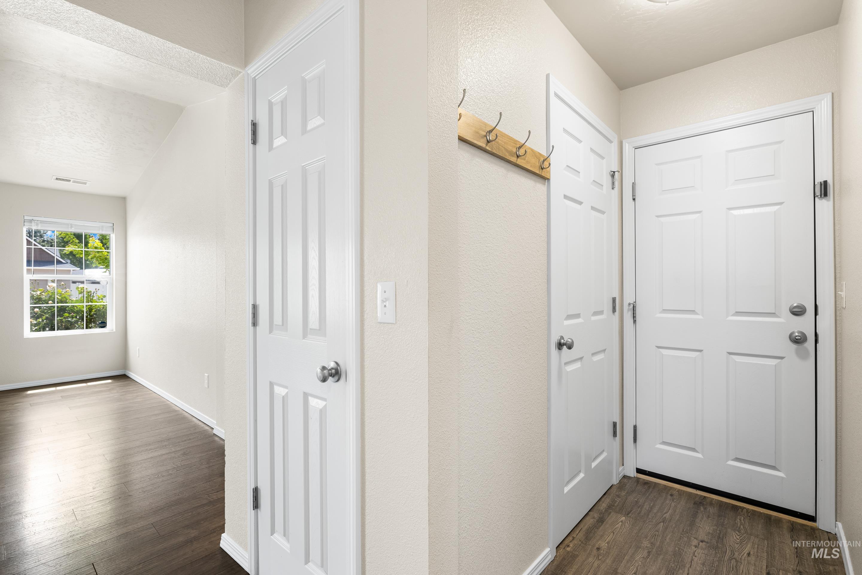942 S Stibnite Place Property Photo 32