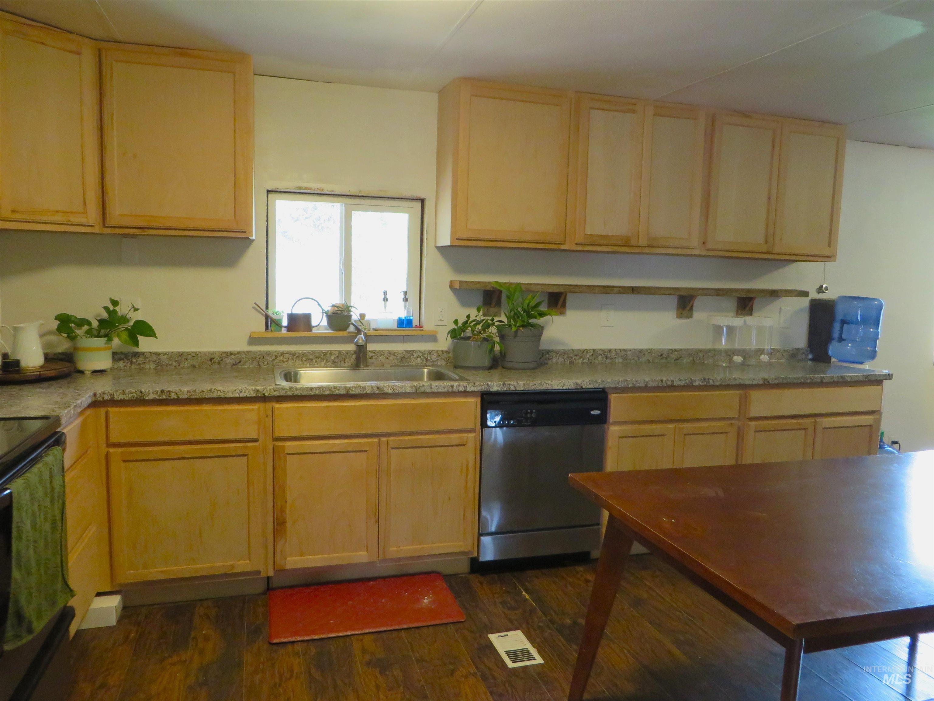 937 Indianhead Road Property Photo 5